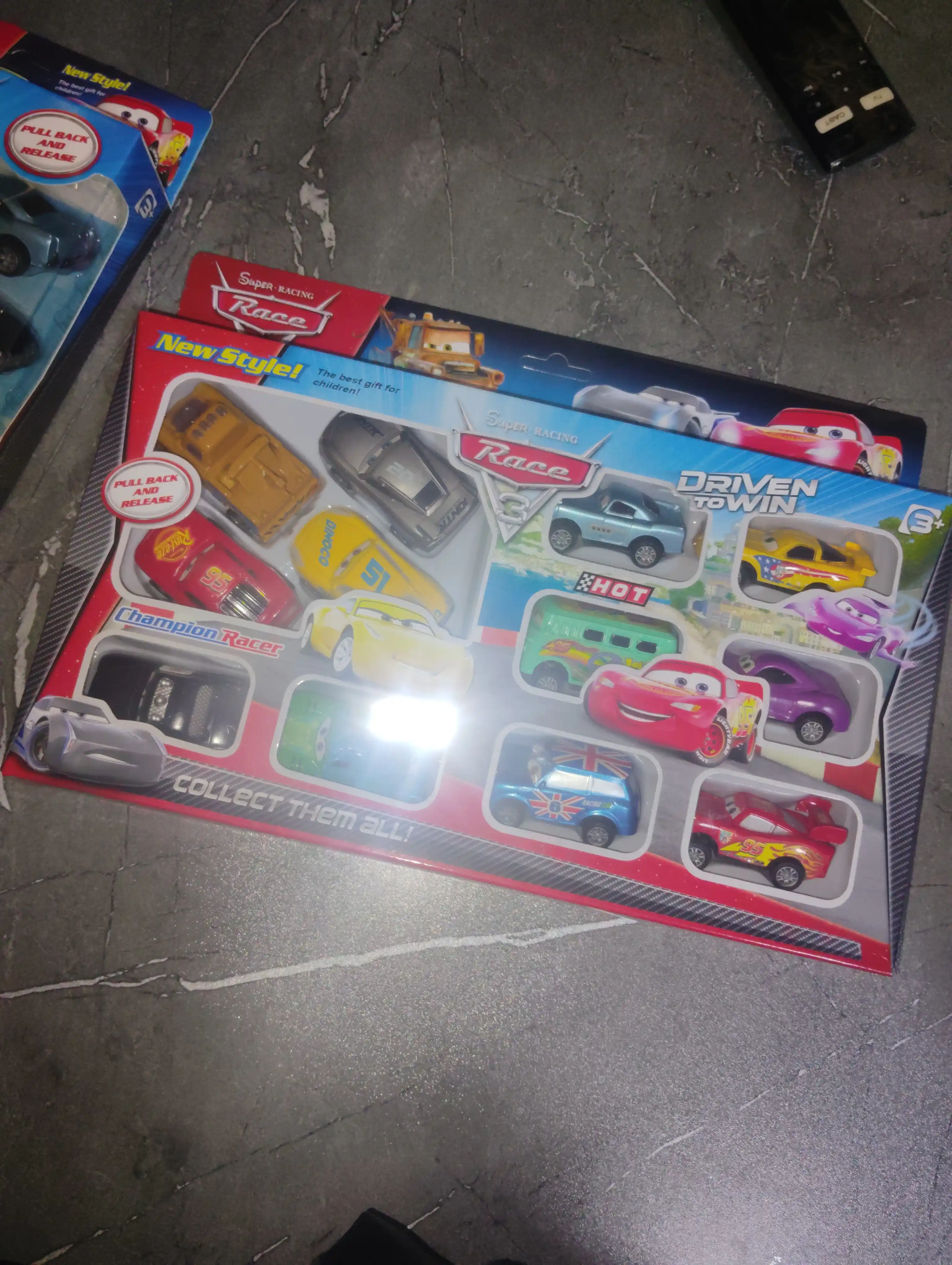 Inersion mashinalar to‘plami, Mashinalar, 8 dona, rivojlantiruvchi o‘yinchoq, Disney Cars 3+ uslubi, Makvin