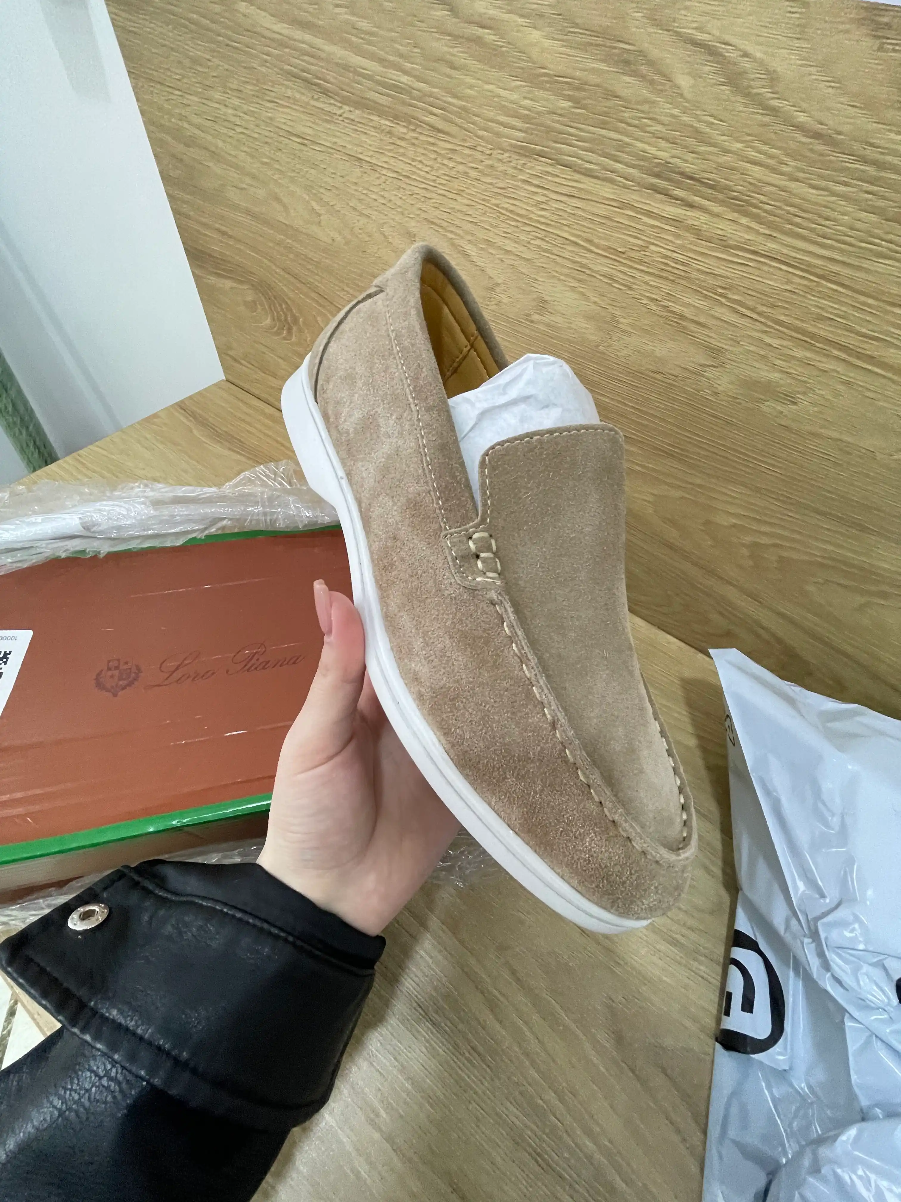 Erkaklar uchun loferlar, tabiiy zamshdan,haqiqiy teridan, 39-43