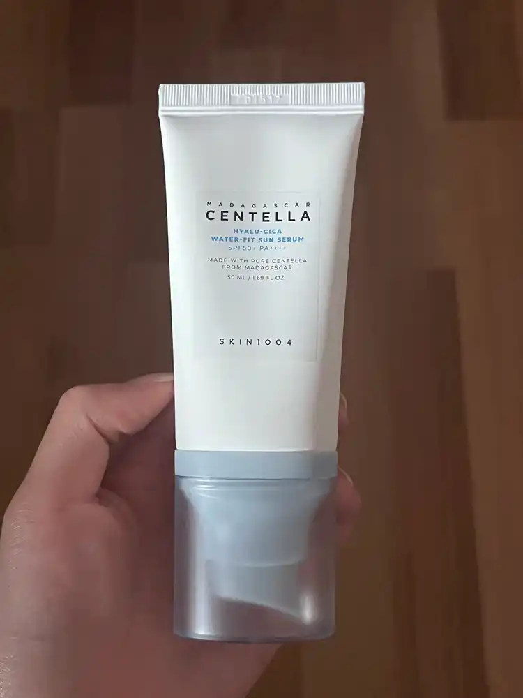 Quyoshdan himoya qiluvchi krem SKIN1004 Madagascar Centella SPF 50+