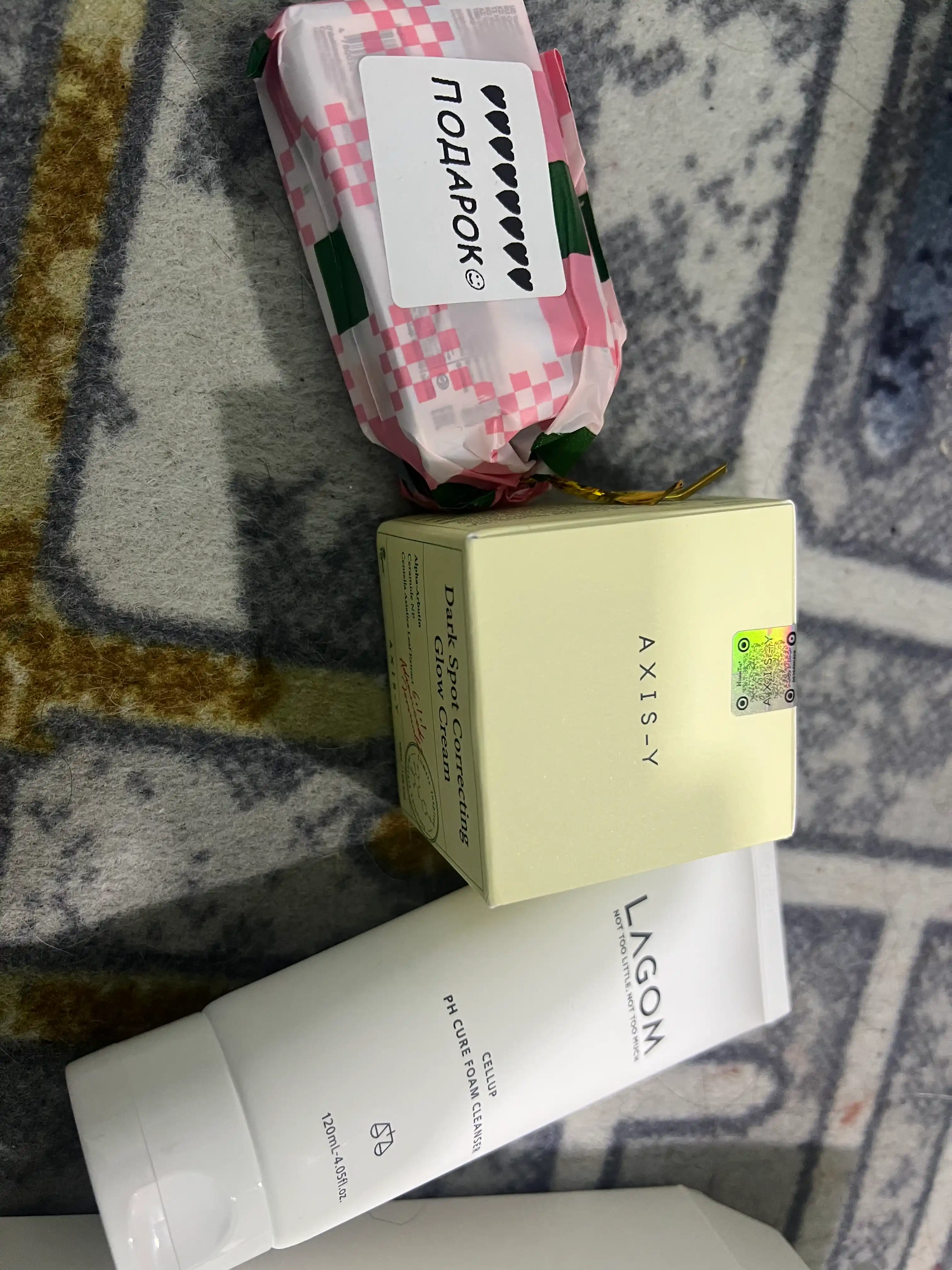 Axis-Y niatsinamidli pigmentatsiyaga qarshi krem Dark Spot Glow Cream