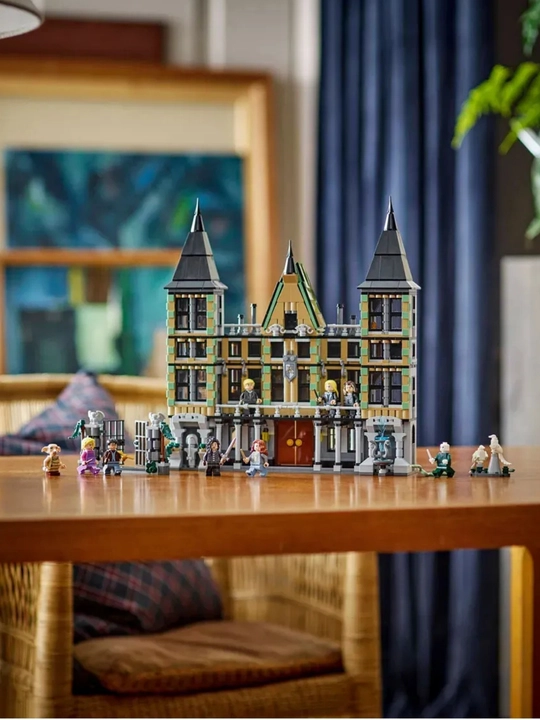 Конструктор Harry Potter Hogsmeade Village, 3228 деталей, 18+, коллекционный набор