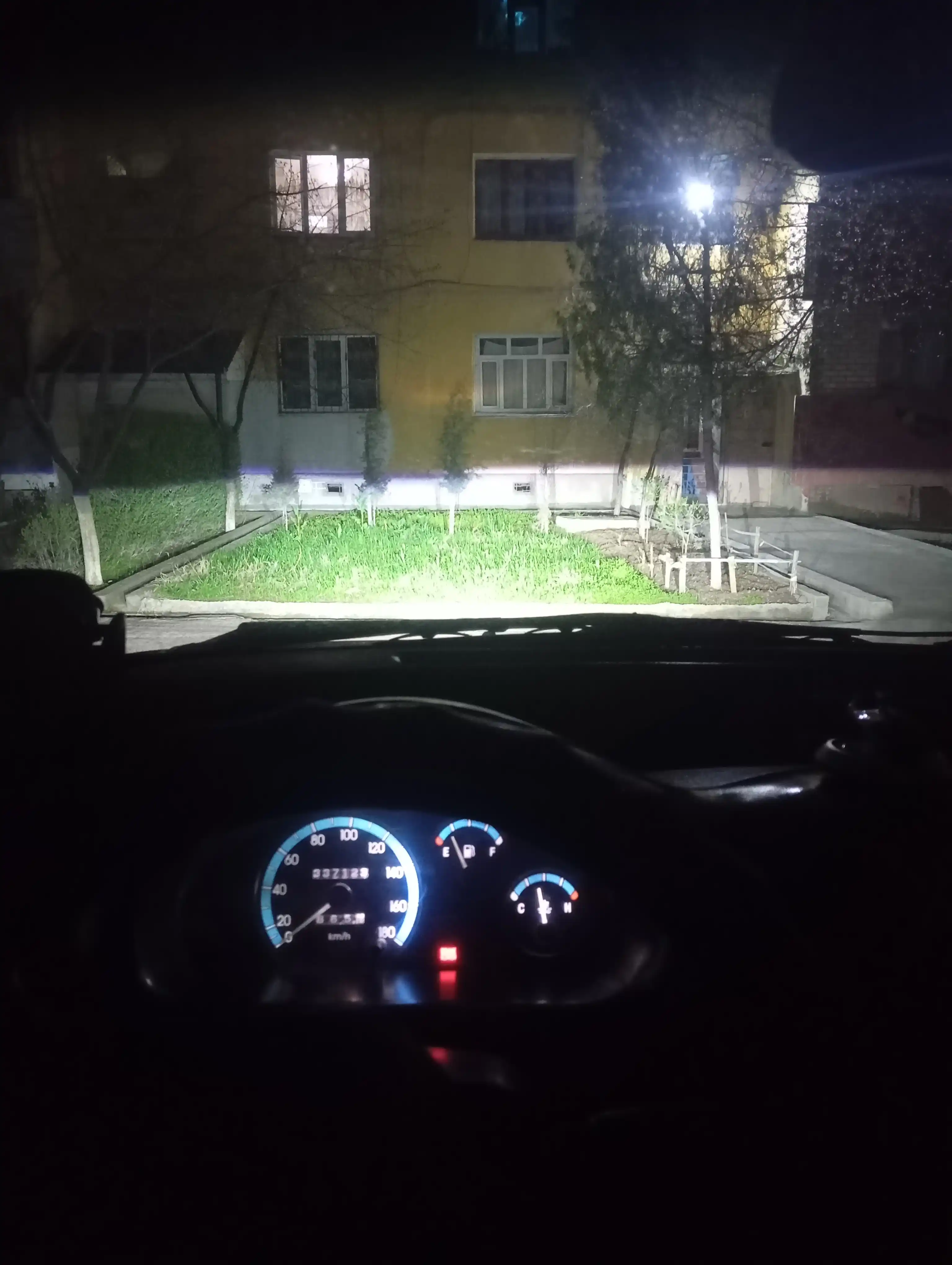 Linzali va chiziqli lampalar G20 H4, quvvati 120 Vt, kuchlanishi 12-24V