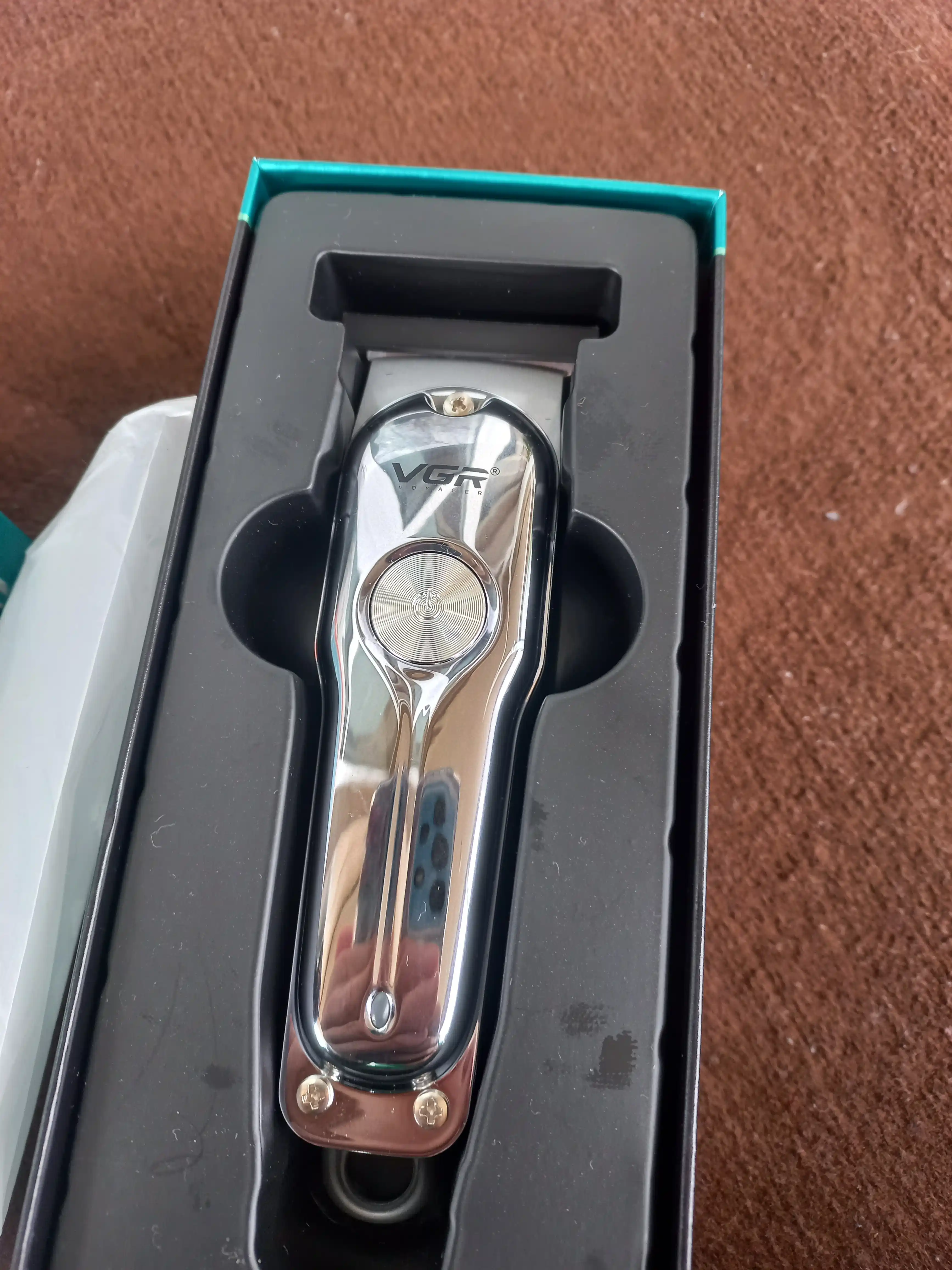 Soqol, mo‘ylov va soch uchun simsiz VGR V-055, 071, 075, 999, 933 trimmer