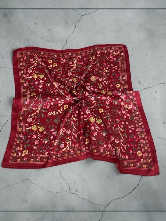 Ayollar bandanasi, ro‘mol yumshoq, yoqimli atlasdan tayyorlangan, Xitoy, o‘lchami 67x67 sm