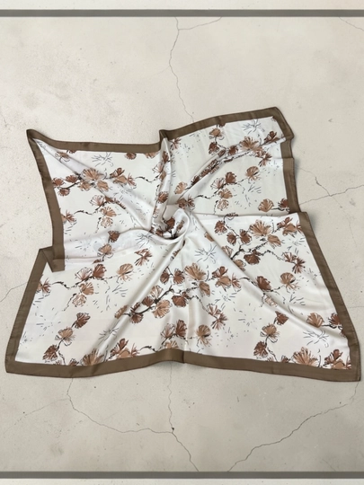 Ayollar bandanasi, ro‘mol yumshoq, yoqimli atlasdan tayyorlangan, Xitoy, o‘lchami 67x67 sm