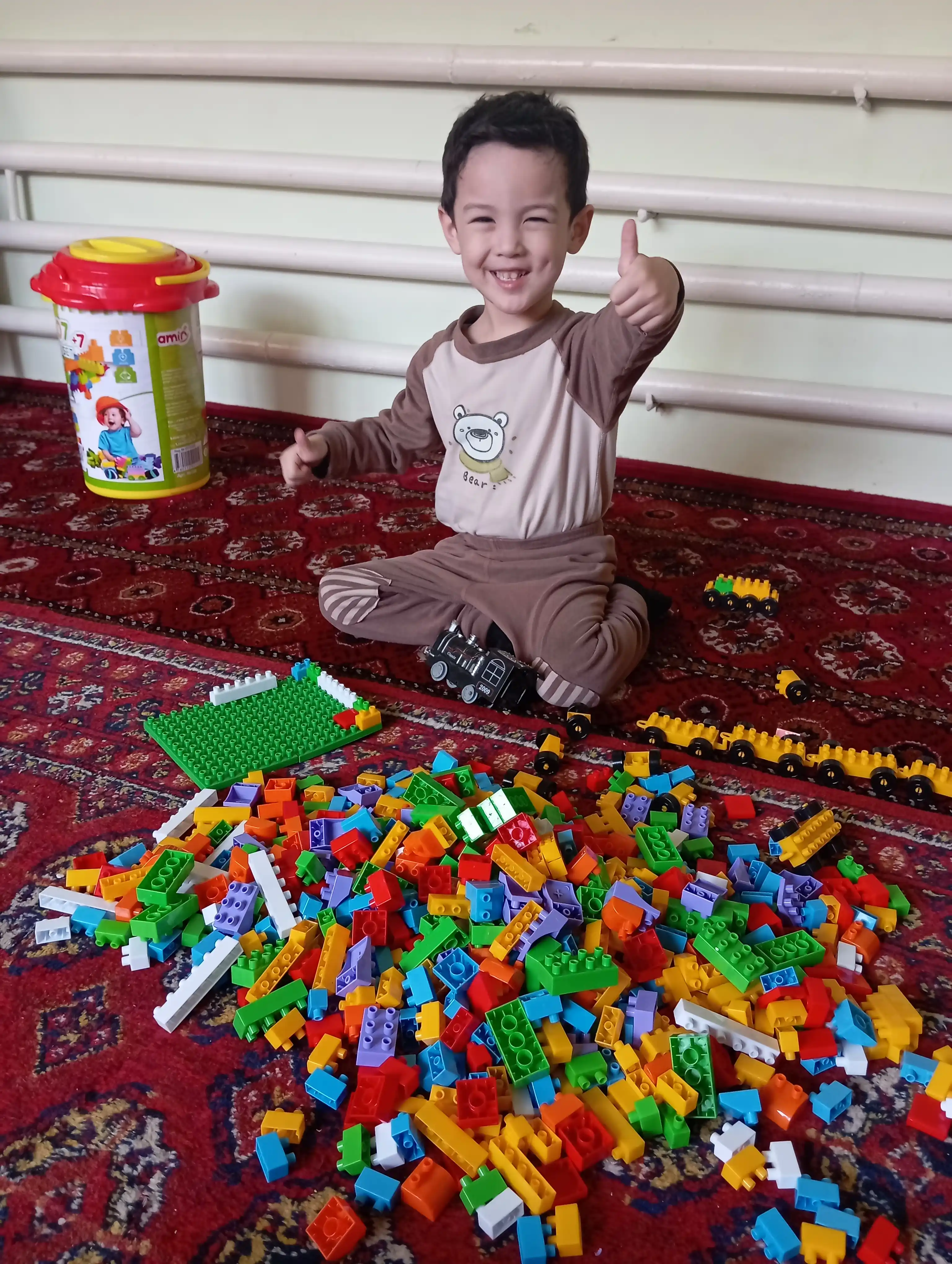 LEGO konstruktor, 707 dona detallardan iborat to‘plam