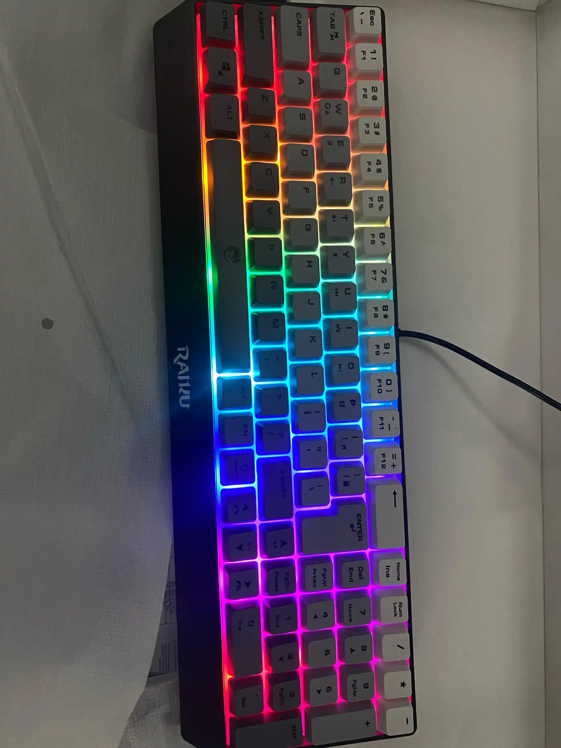 RGB klaviatura, simli, simsiz, mexanik variantlar, klaviatura + sichqoncha to‘plami