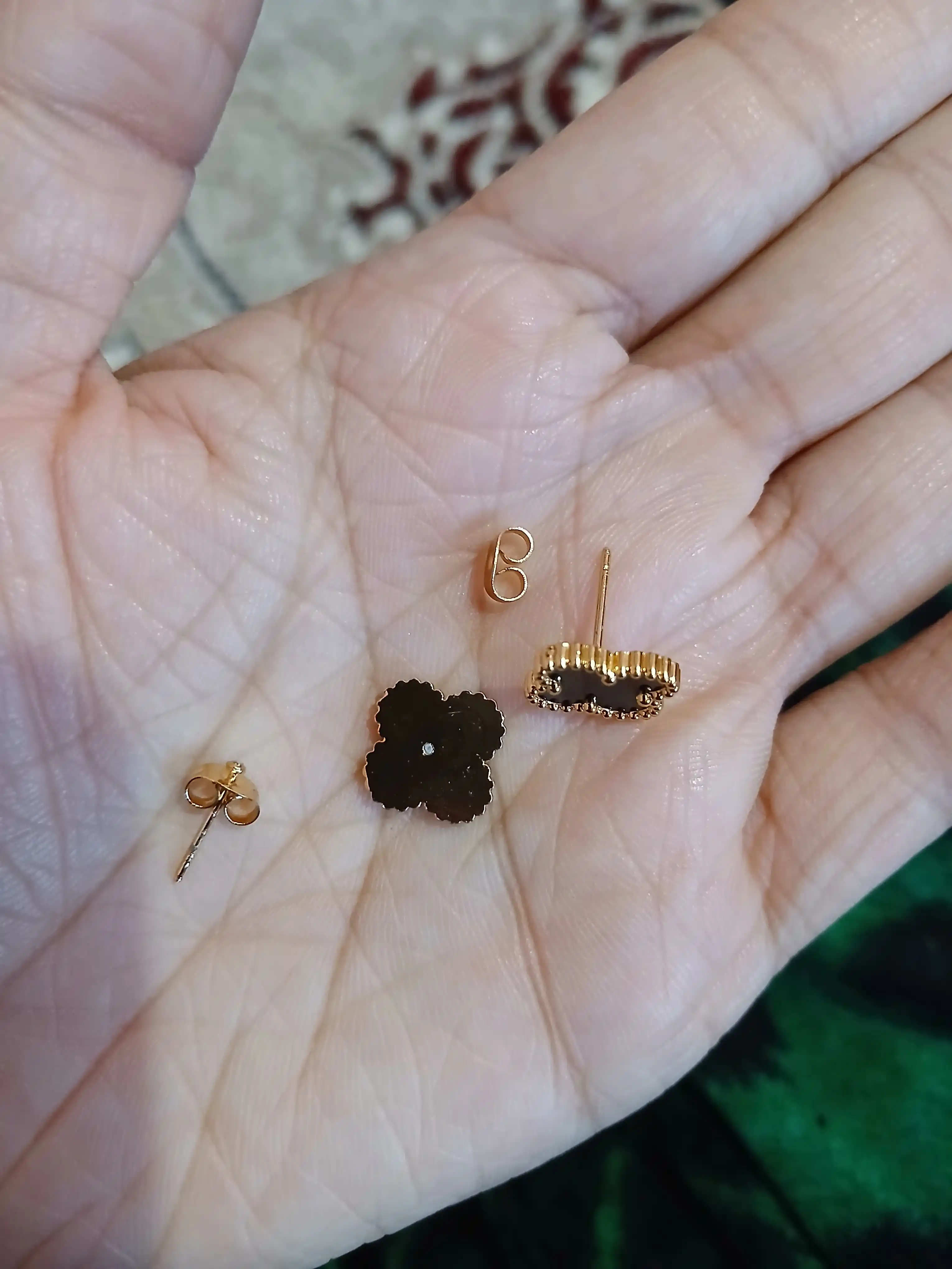 Van Cleef uslubidagi ayollar zanjiri, sirg‘alar to‘plami