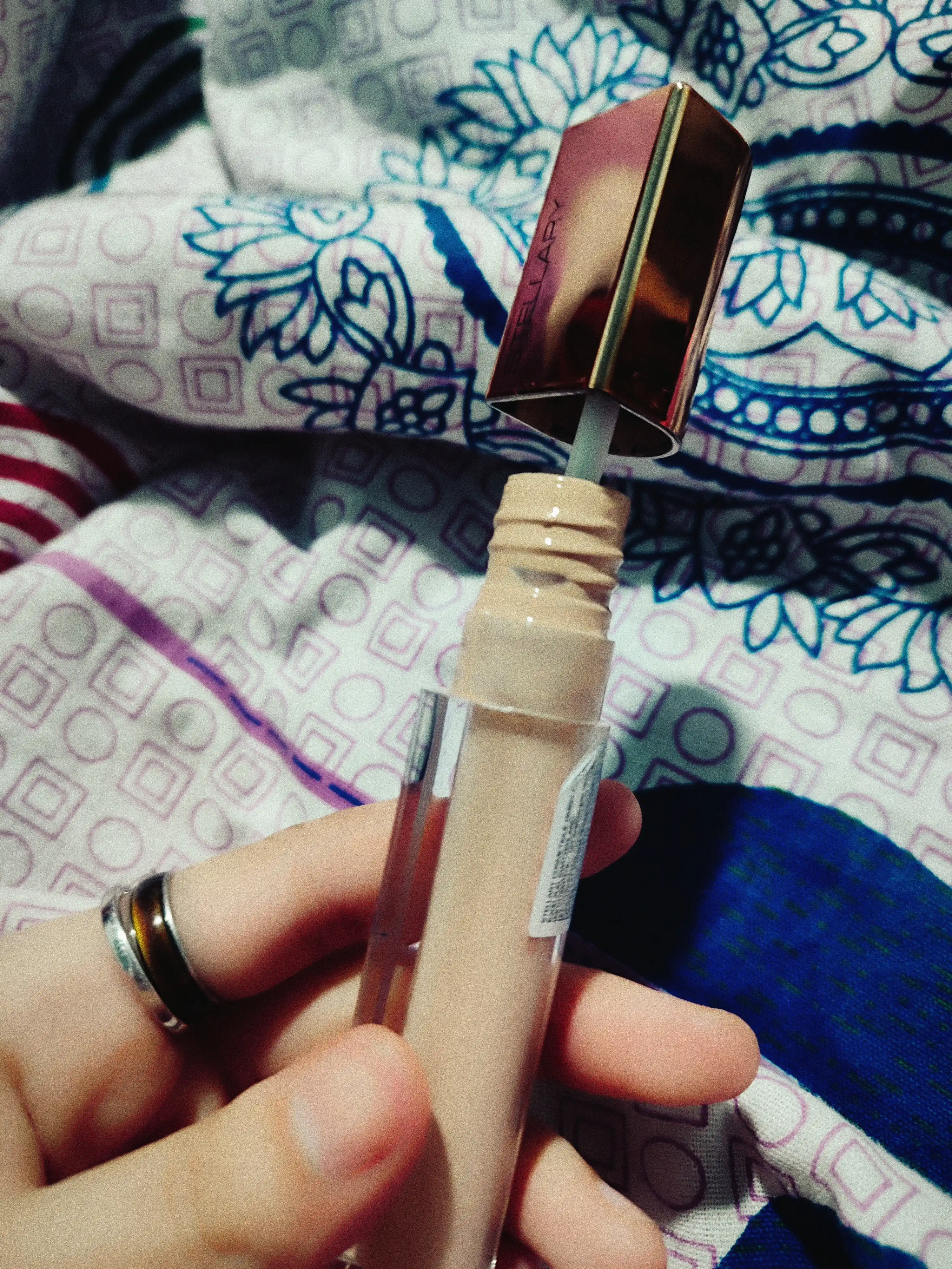 STELLARY Concealer SkinPrivilege namlantiruvchi konsilleri, t 04, 5 ml