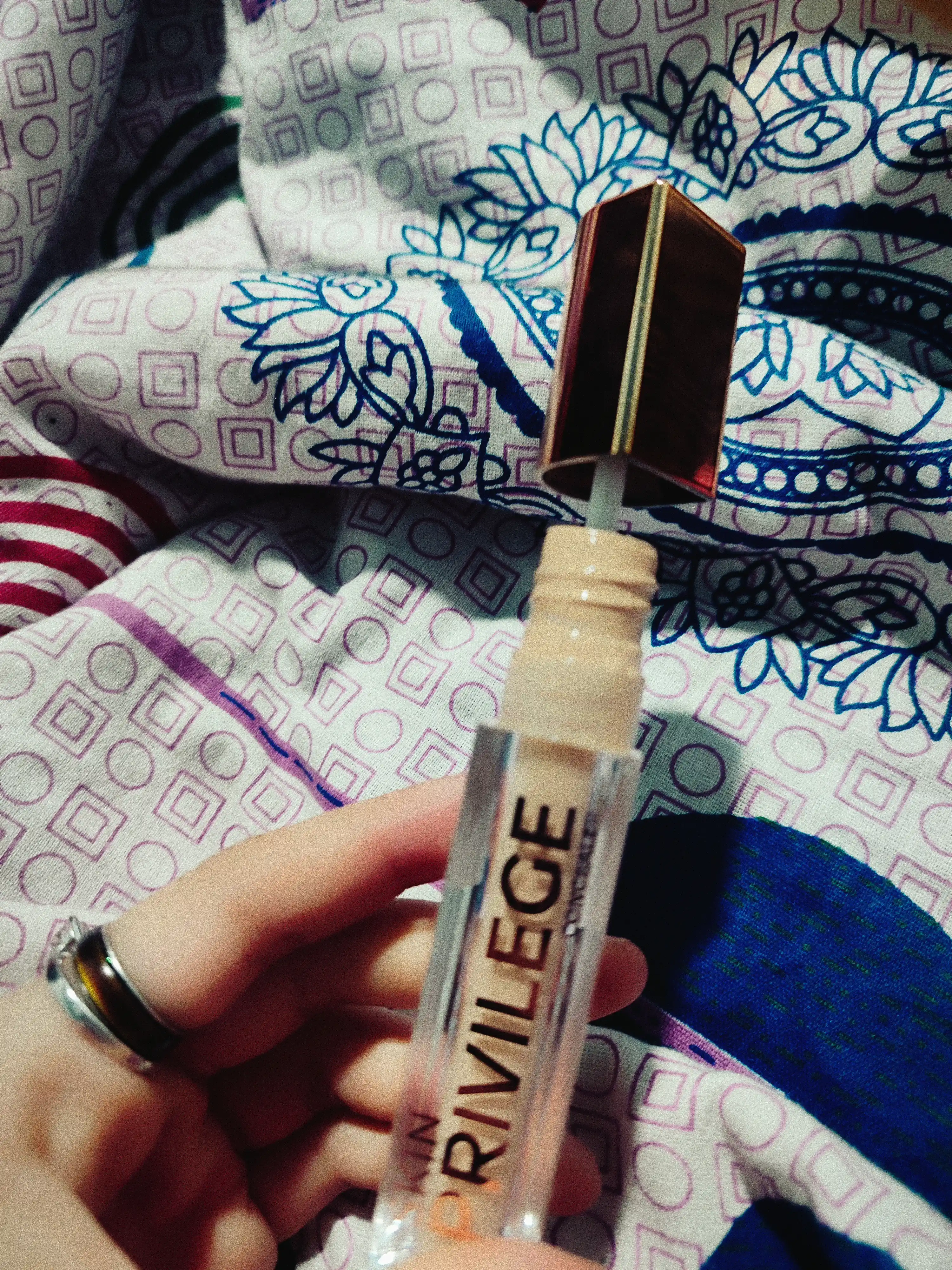 STELLARY Concealer SkinPrivilege namlantiruvchi konsilleri, t 04, 5 ml