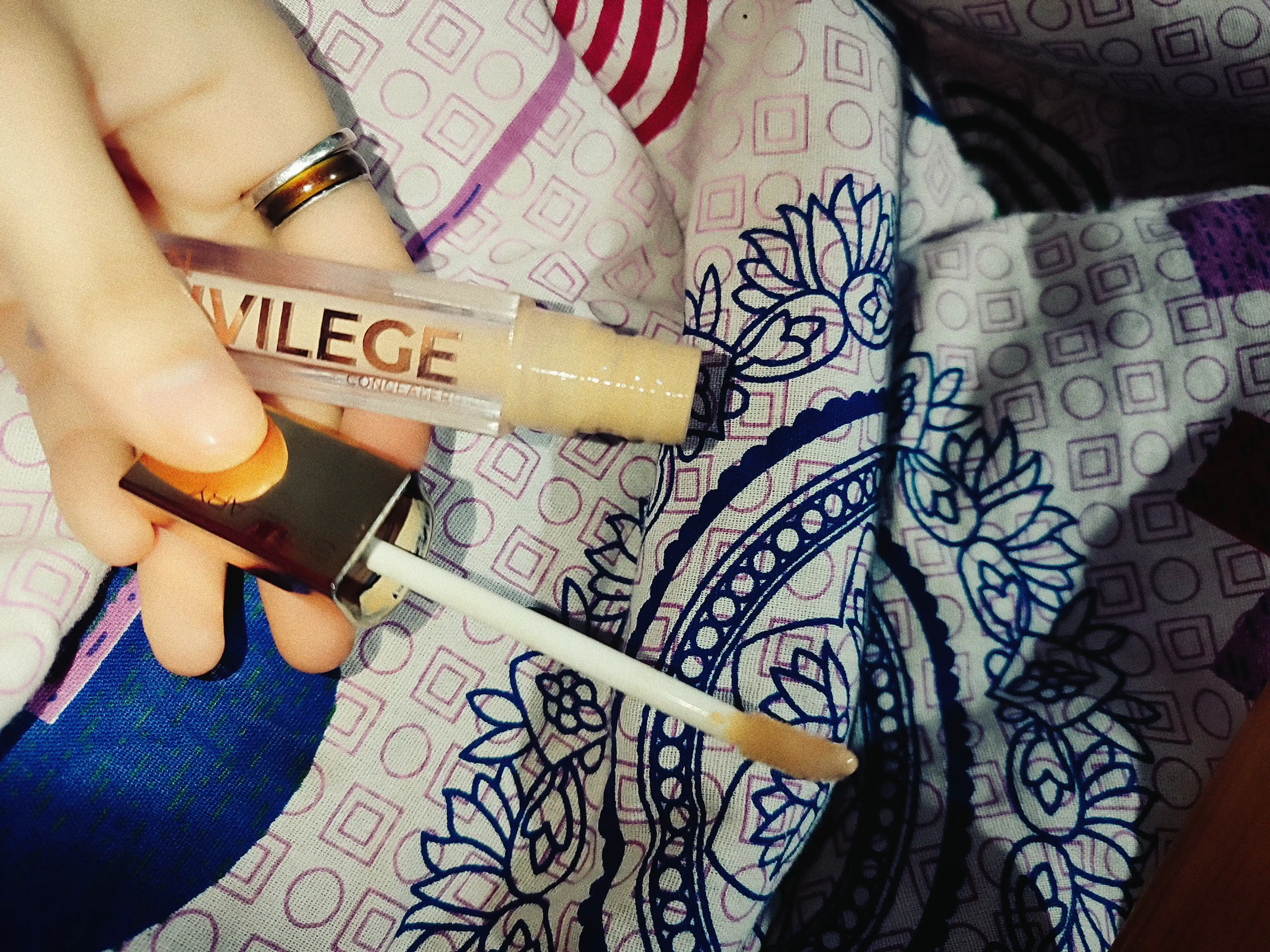 STELLARY Concealer SkinPrivilege namlantiruvchi konsilleri, t 04, 5 ml