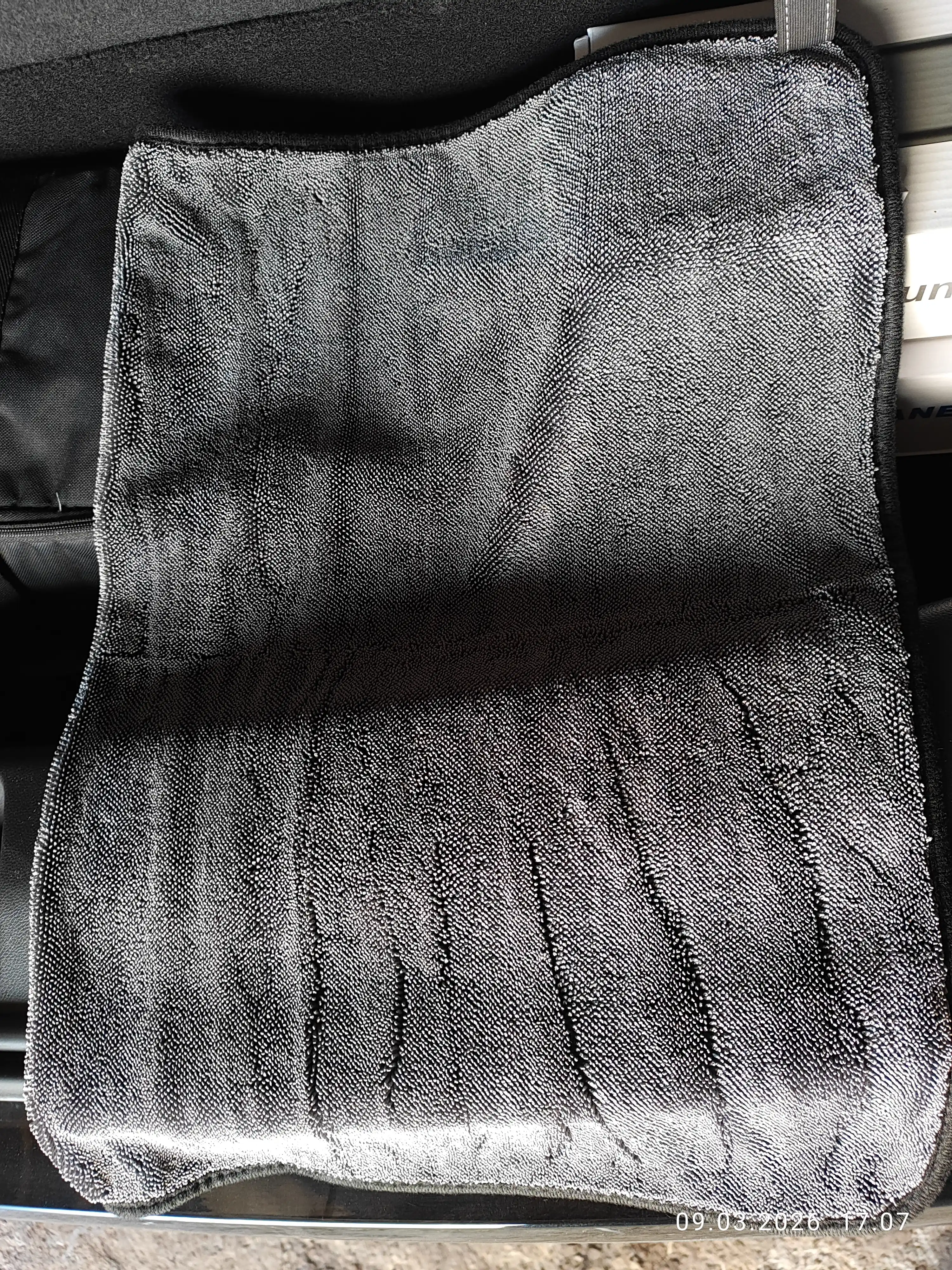 Avtomobil uchun mikrofibrali sochiq, mashina uchun latta, 70*50 o'lchamda