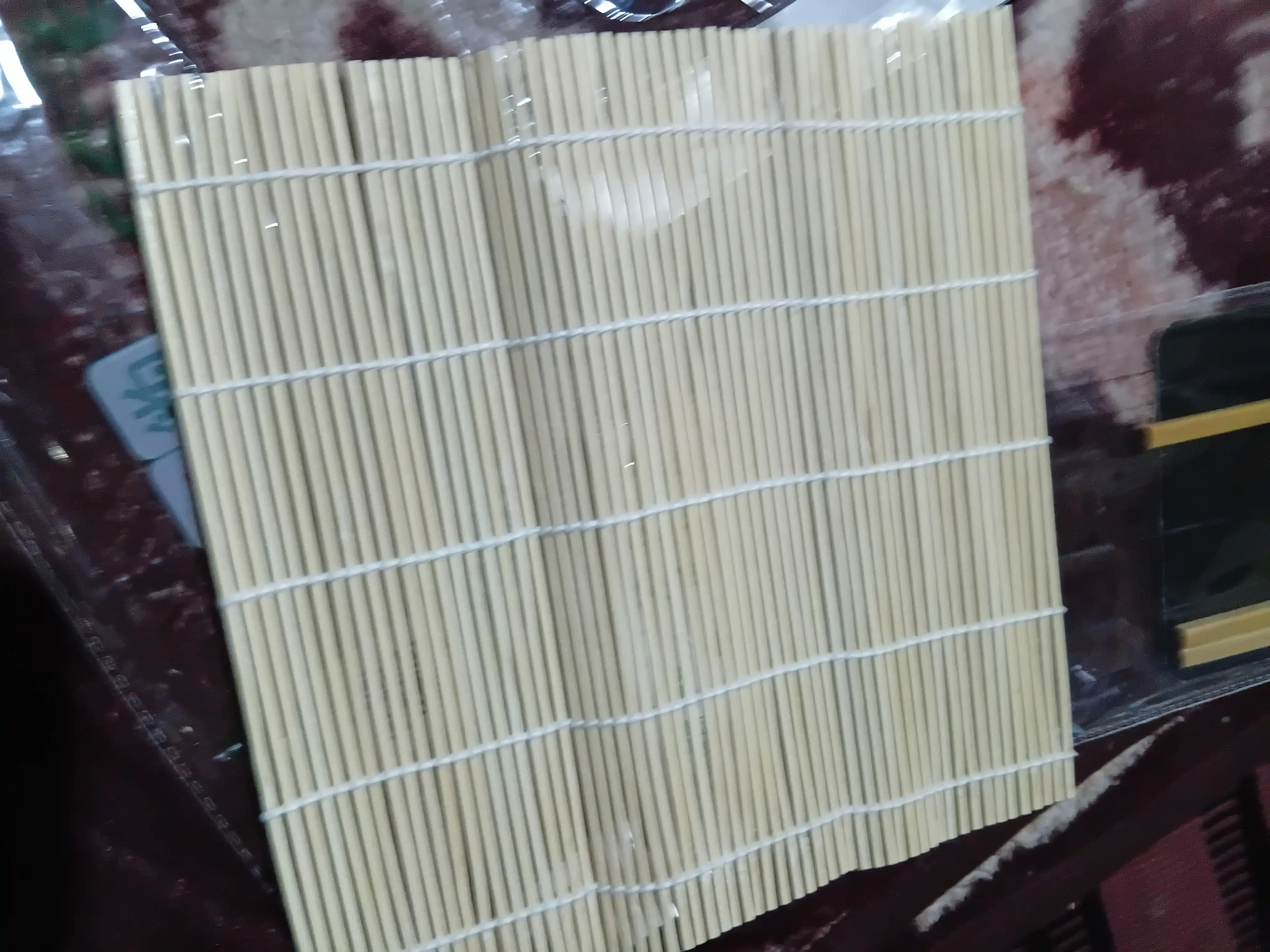 Bambukli gilamcha sushi va rollar uchun, 24 * 24 sm