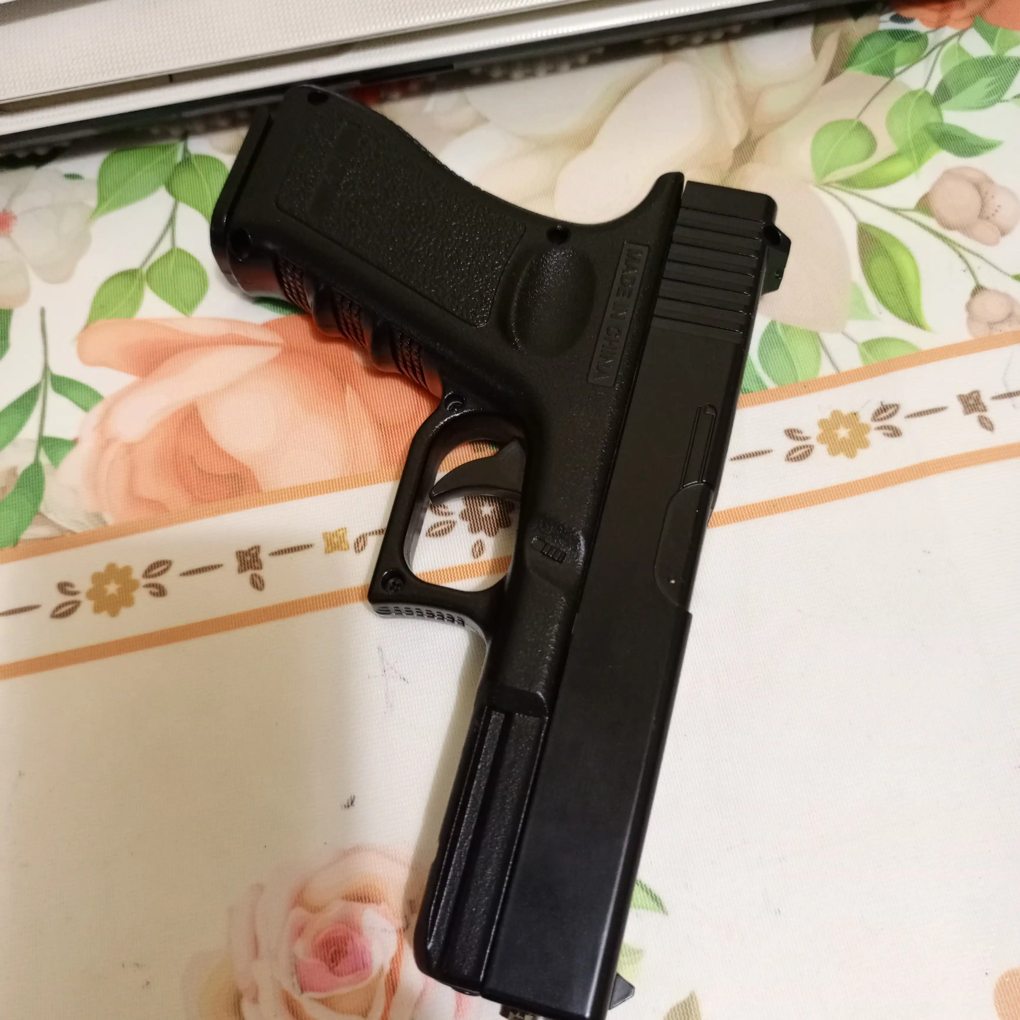 Игрушечный пневматический пистолет Airsoft Gun C15A, 18+, 6 мм BB, черный