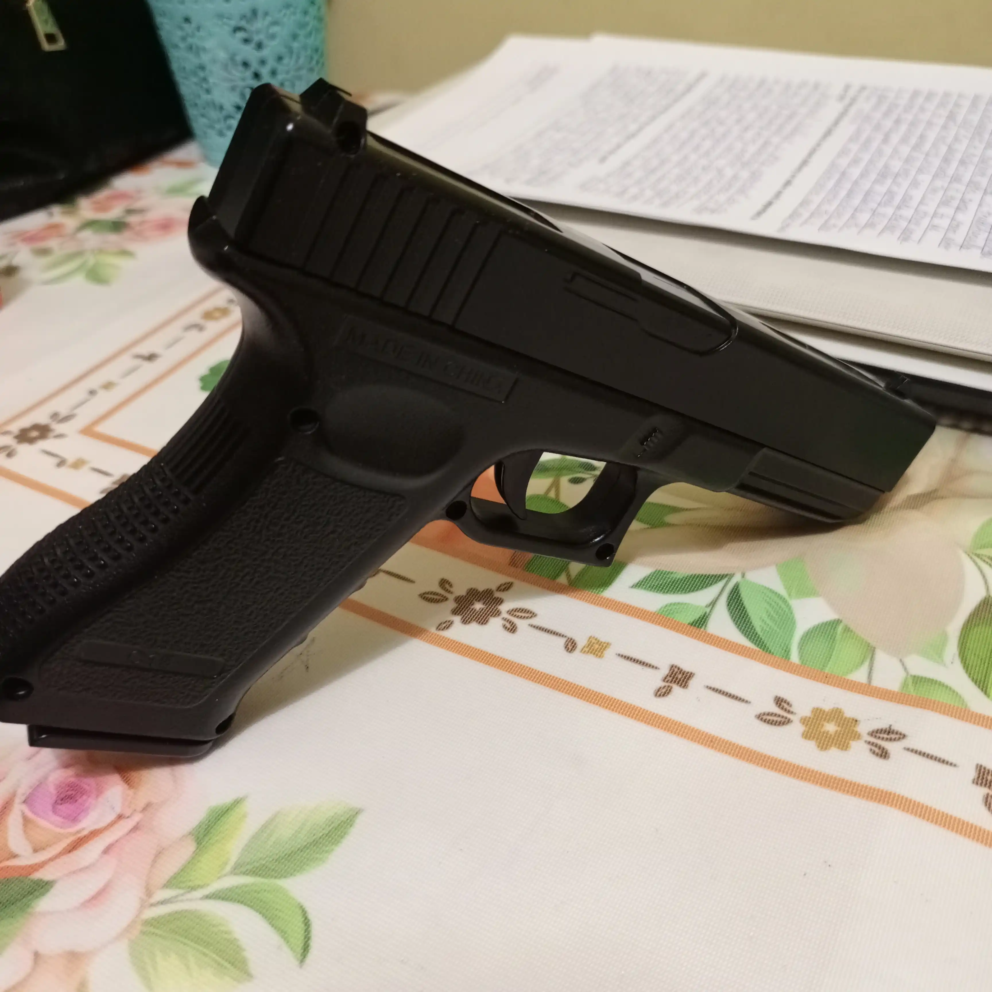 Игрушечный пневматический пистолет Airsoft Gun C15A, 18+, 6 мм BB, черный
