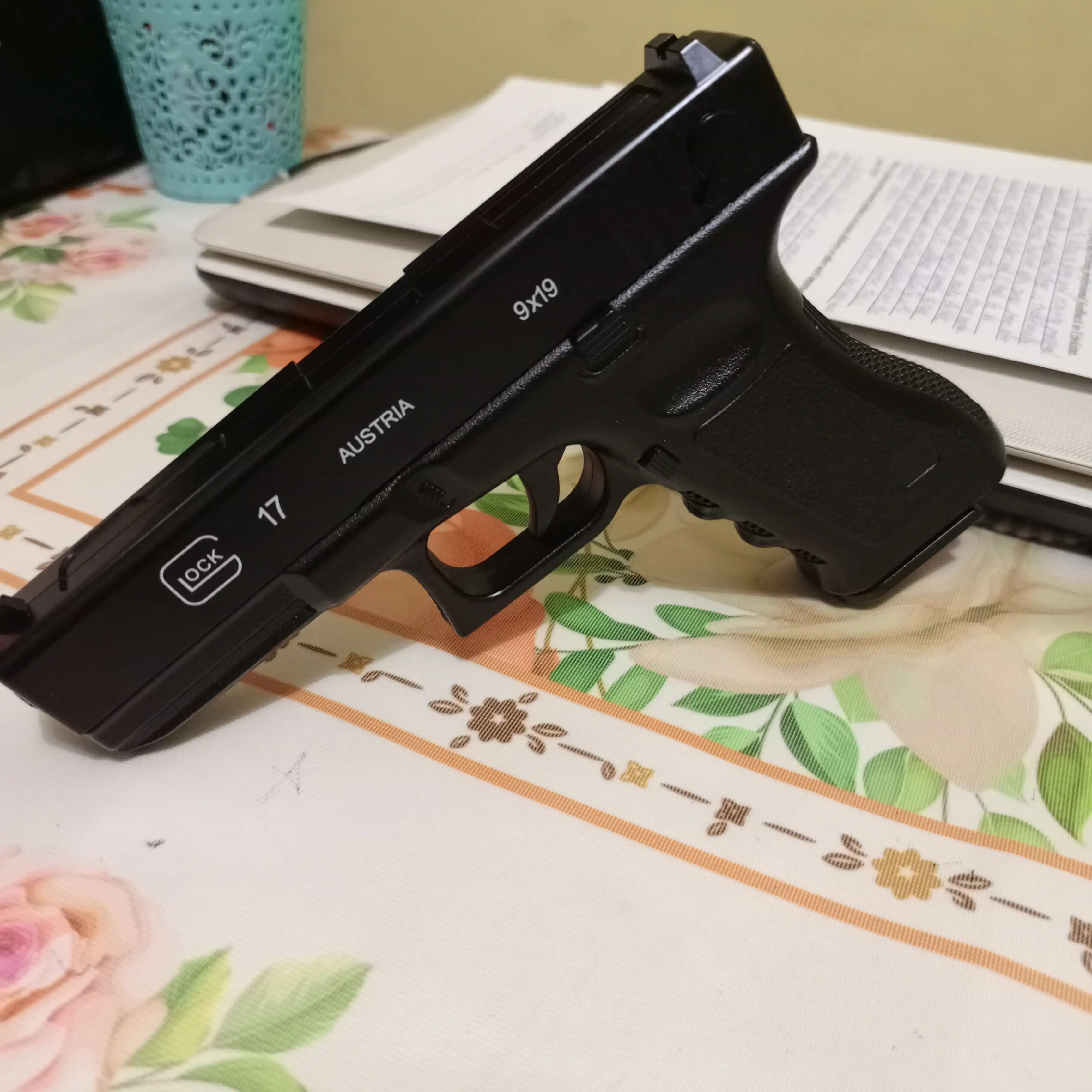 Игрушечный пневматический пистолет Airsoft Gun C15A, 18+, 6 мм BB, черный