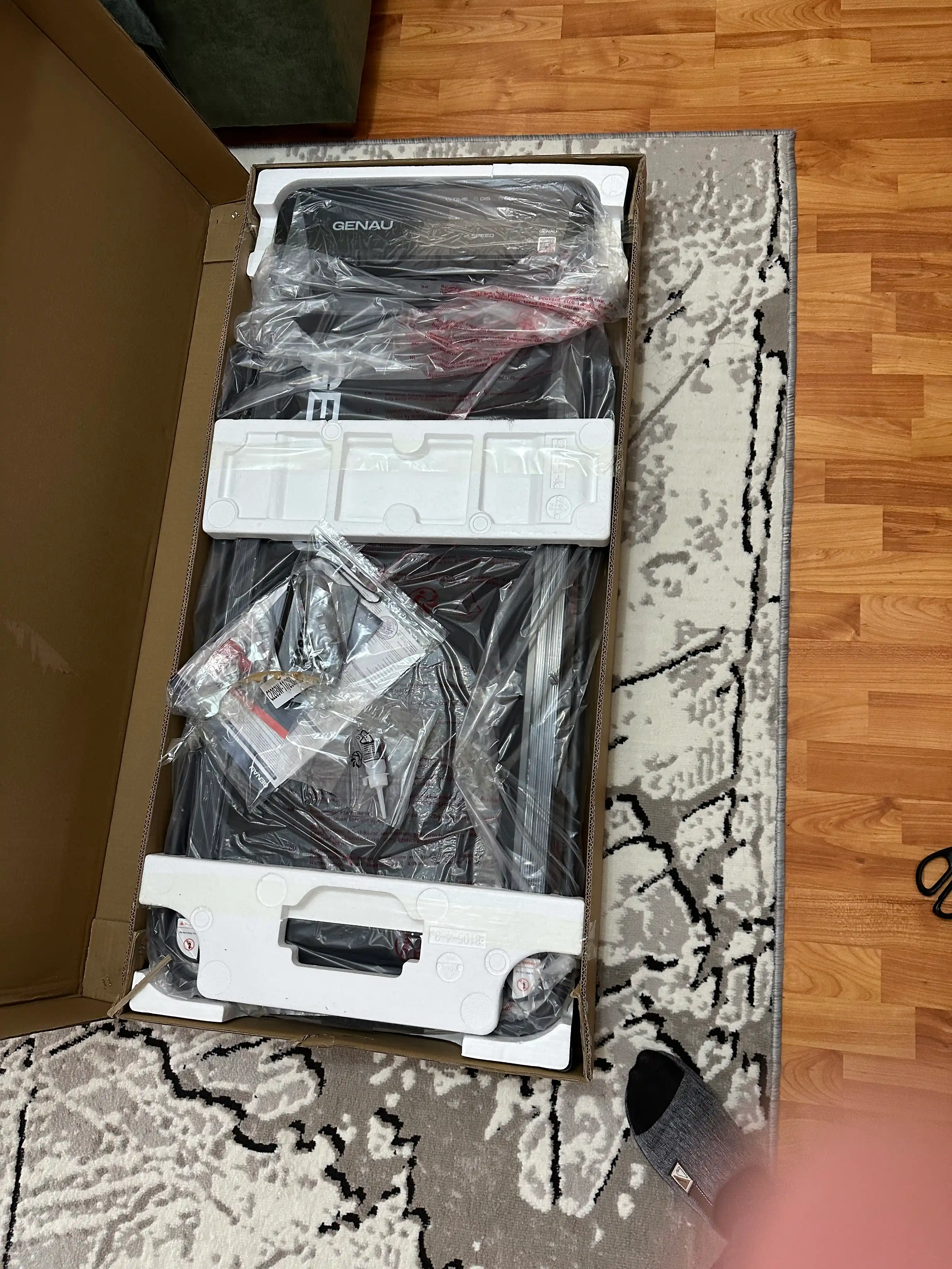 Беговая дорожка Genau New Stride X, бесшумная, до 110 кг, RT2-19B