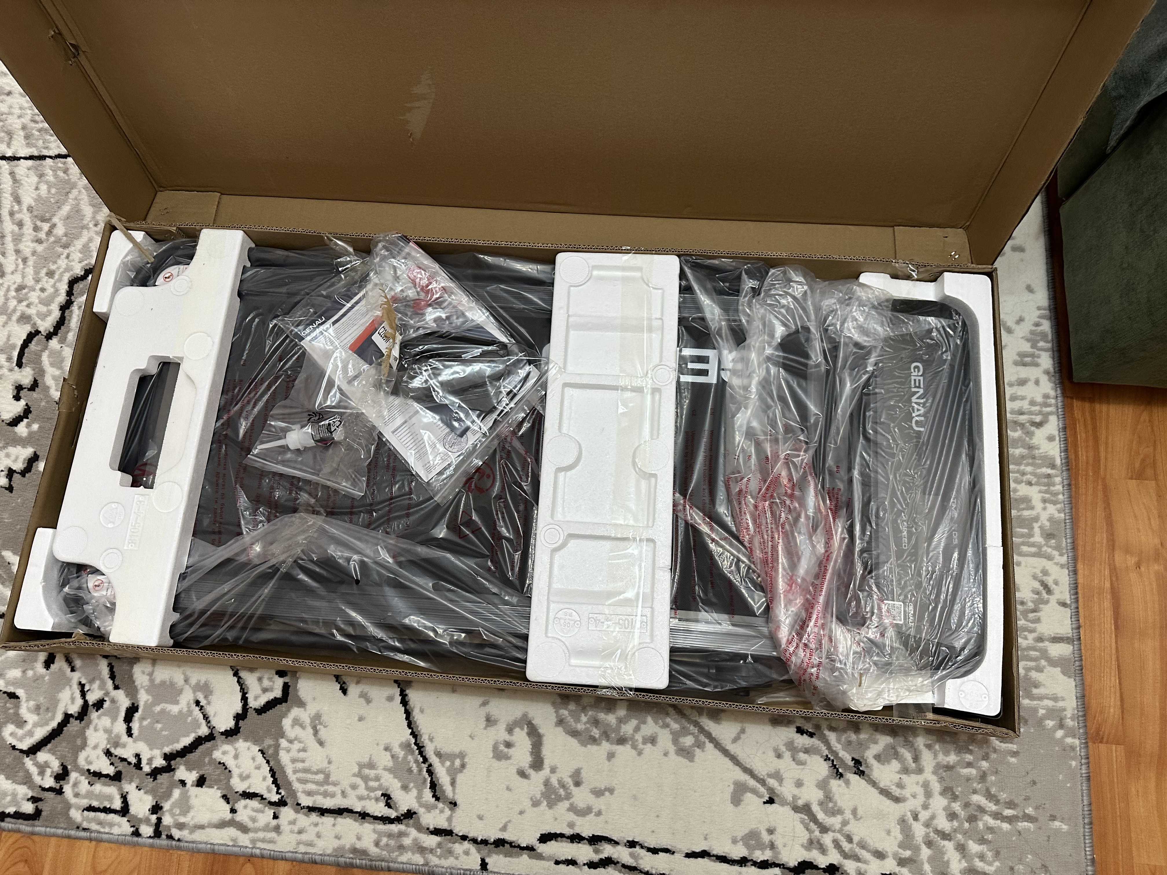 Беговая дорожка Genau New Stride X, бесшумная, до 110 кг, RT2-19B