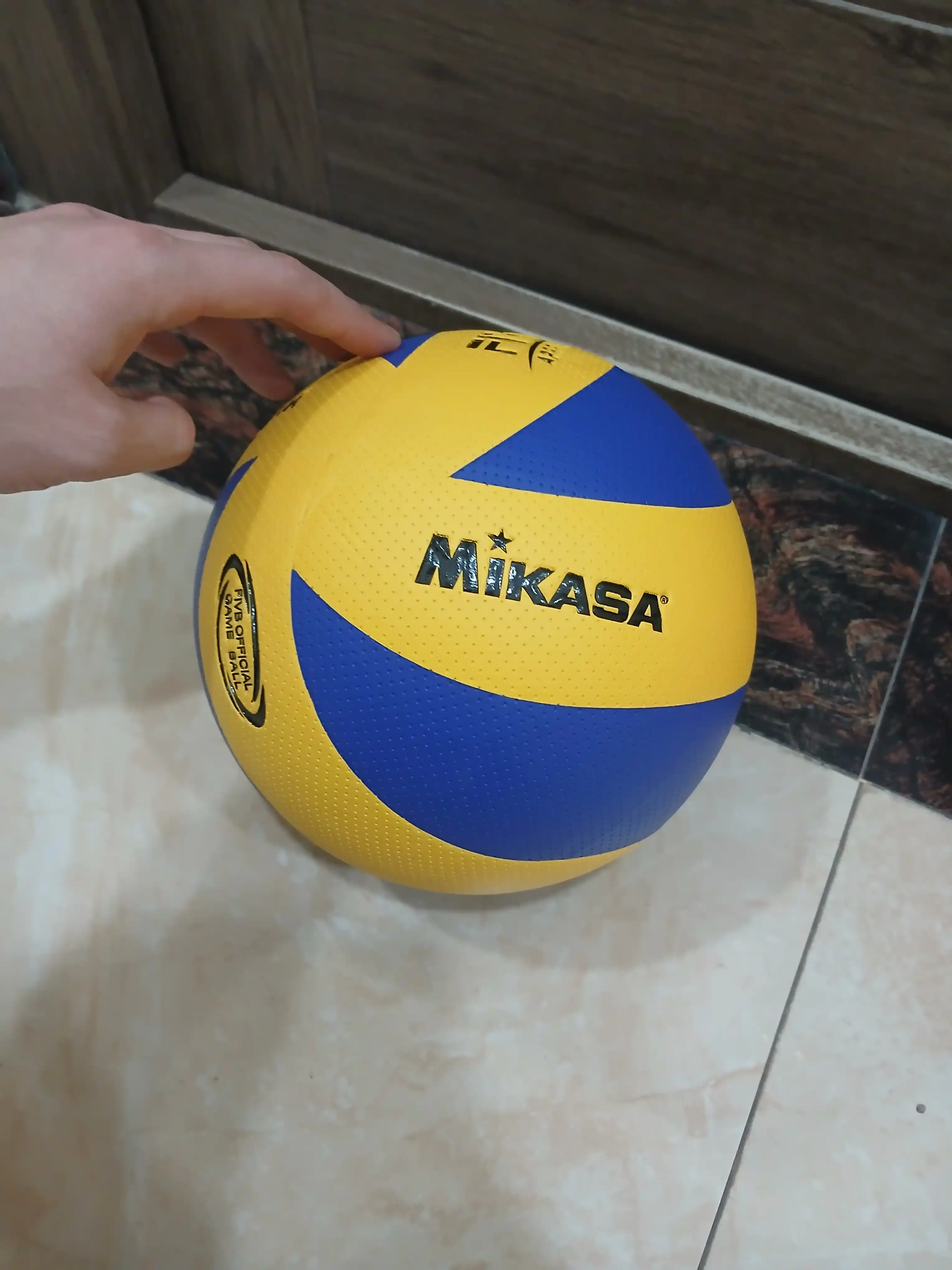 Voleybol toʻpi, nasos va igna sovg'a, sport uchun
