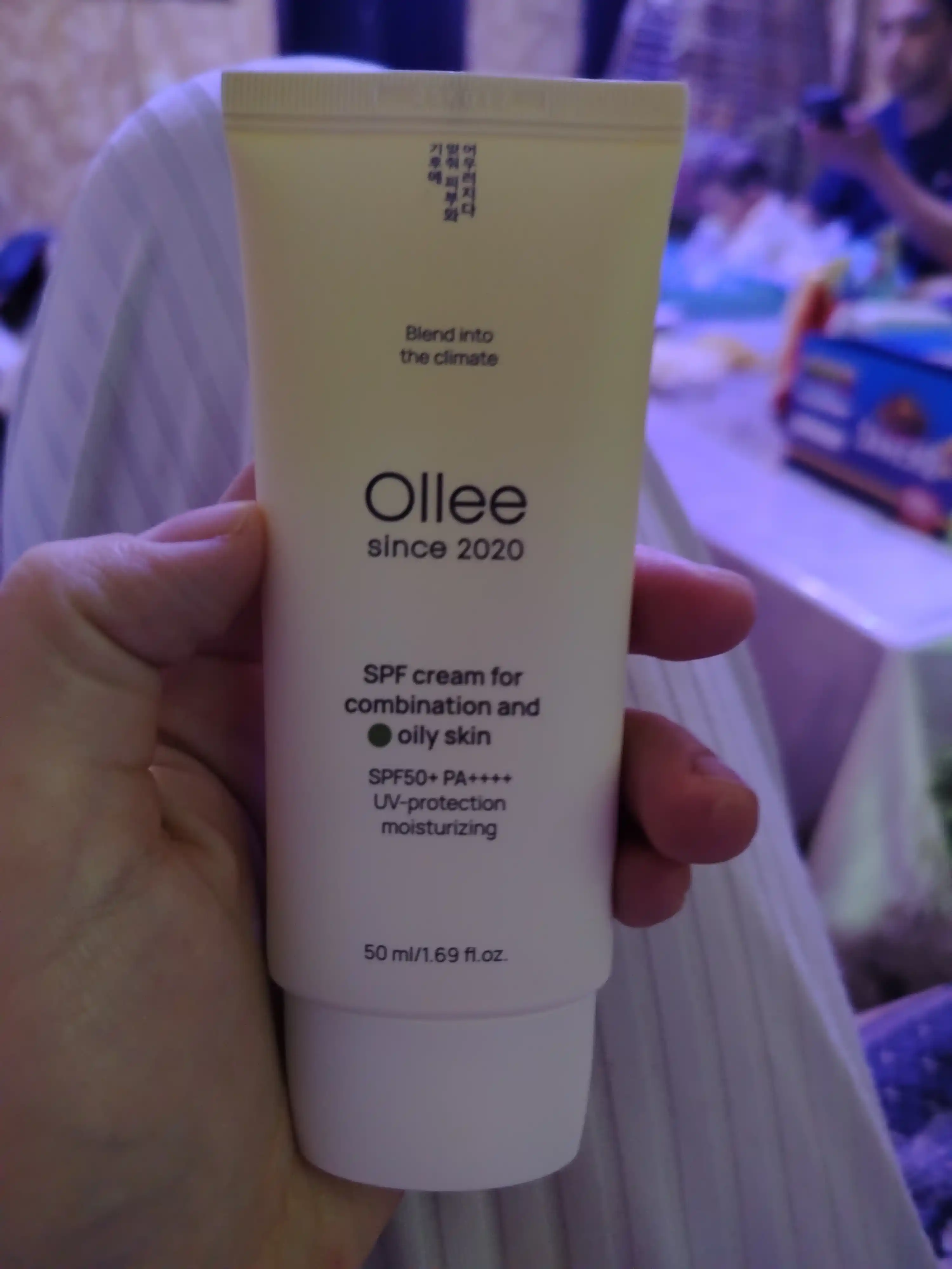 Солнцезащитный крем OLLEE для лица SPF50+ для жирной и комбинированной кожи, 50 мл