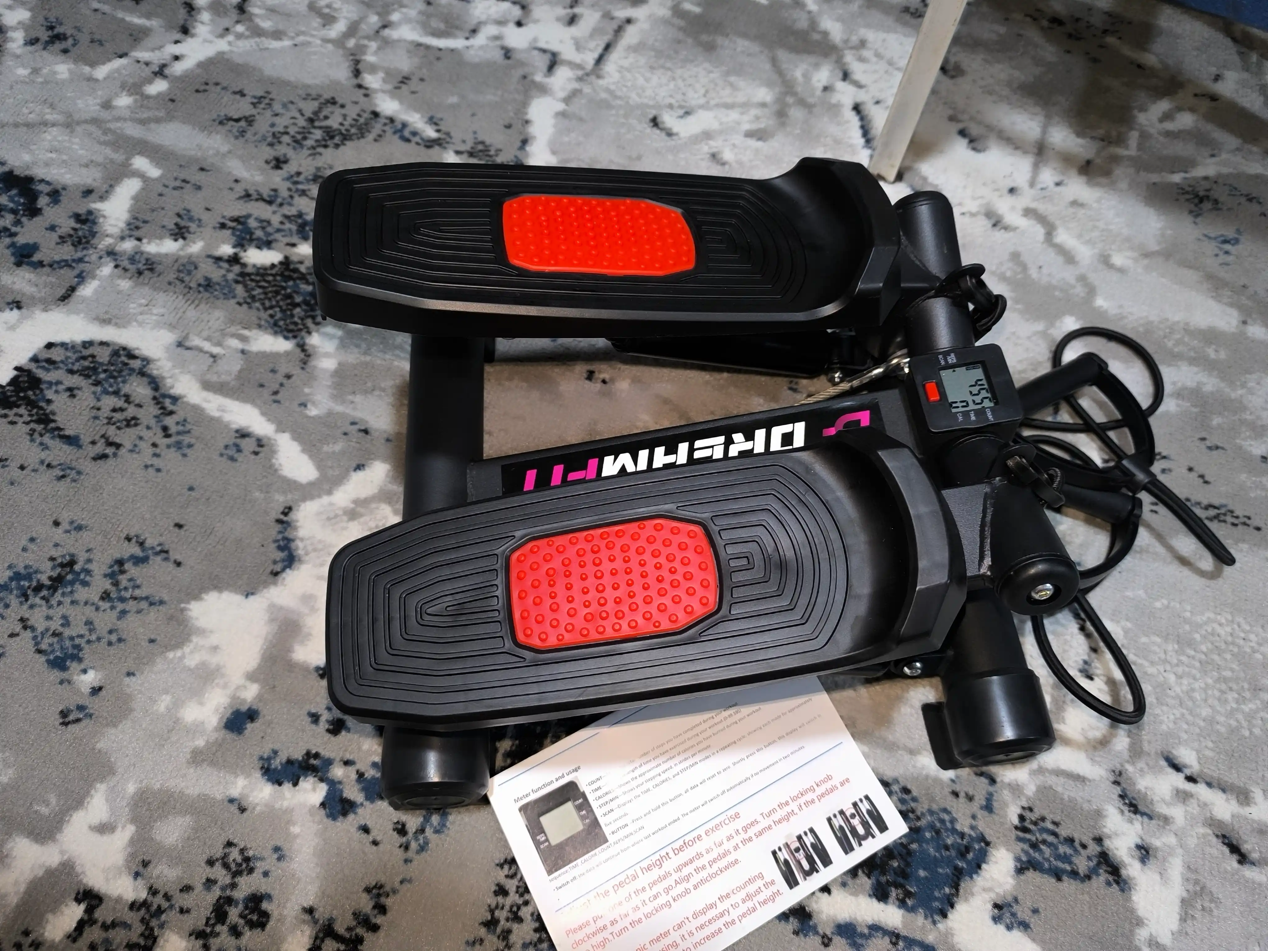 Stepper trenajyor – press, son, bel va oyoq mushaklari uchun, espanderli mini stepper