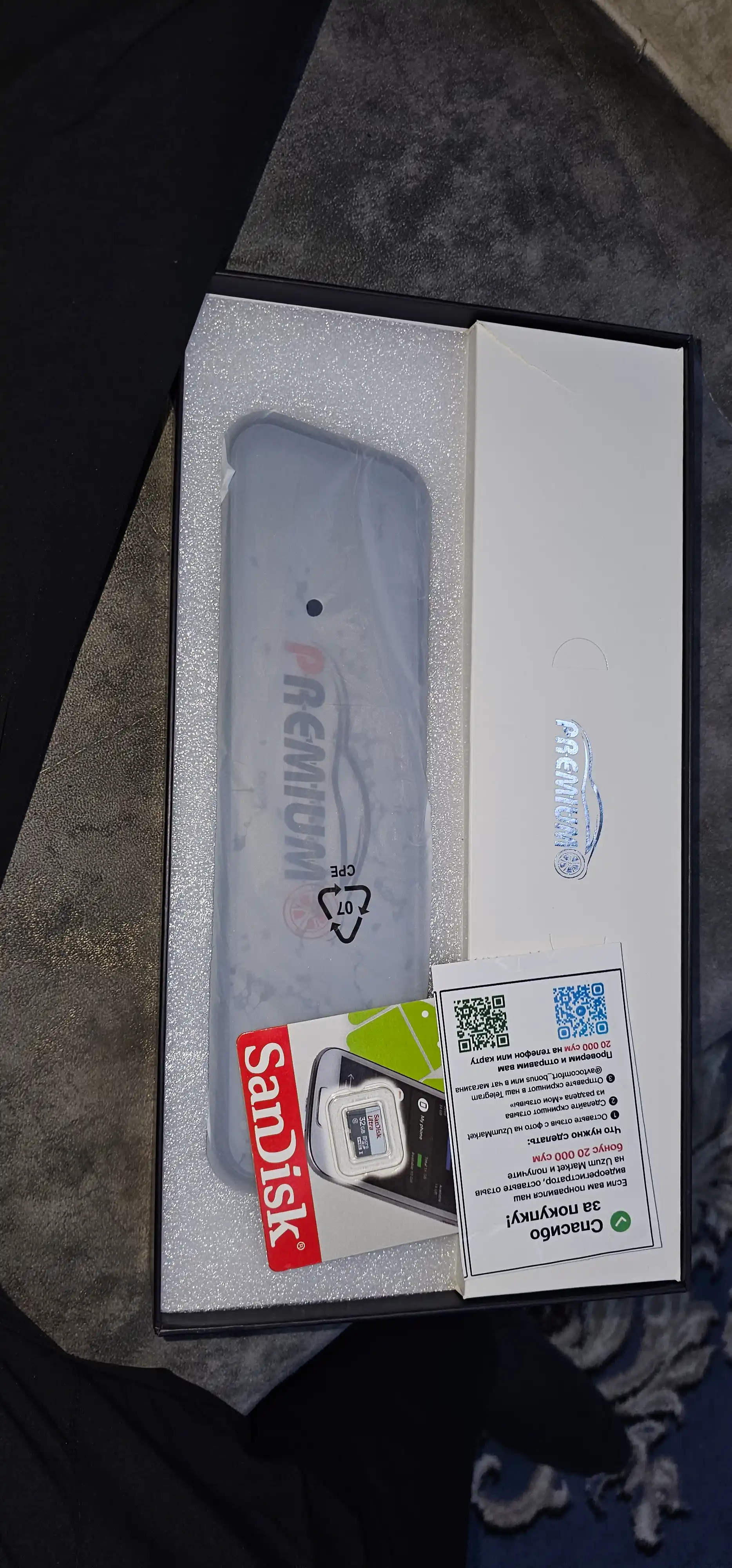 Videoregistrator-oyna PREMIUM-P8 Series (3 kamera, 2.5K,Wi-Fi), Tungi rejim + 32Gb fleshka