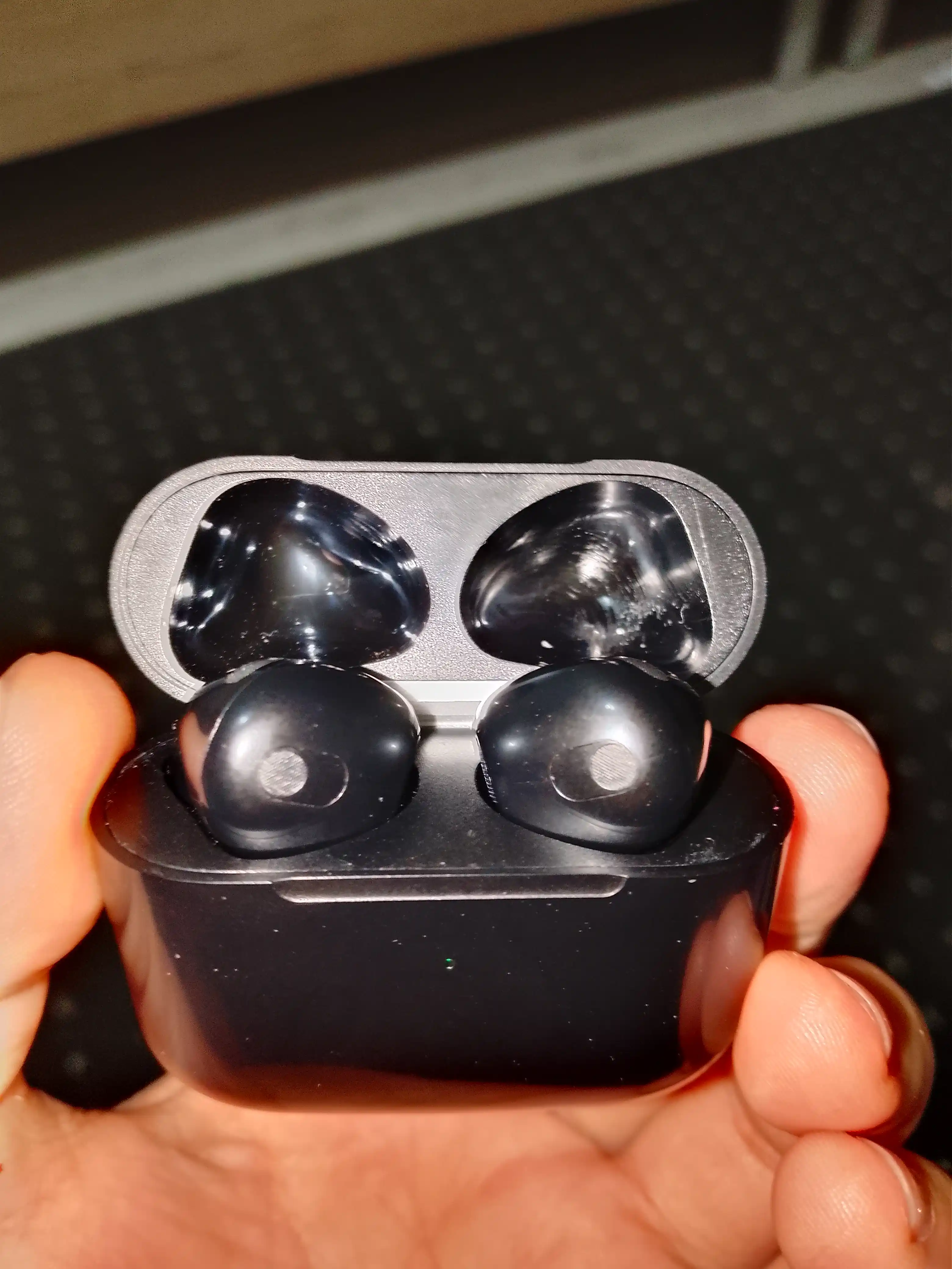 Pro 3 Simsiz Bluetooth quloqchin – oq / qora, sensorli, kuchli bass