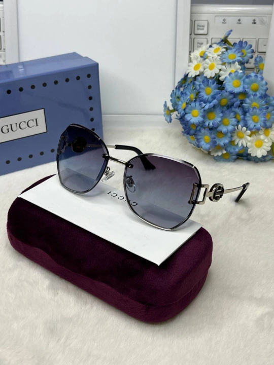 GUCCI Элегантные солнцезащитные очки, которые сочетают стиль и комфорт  - 