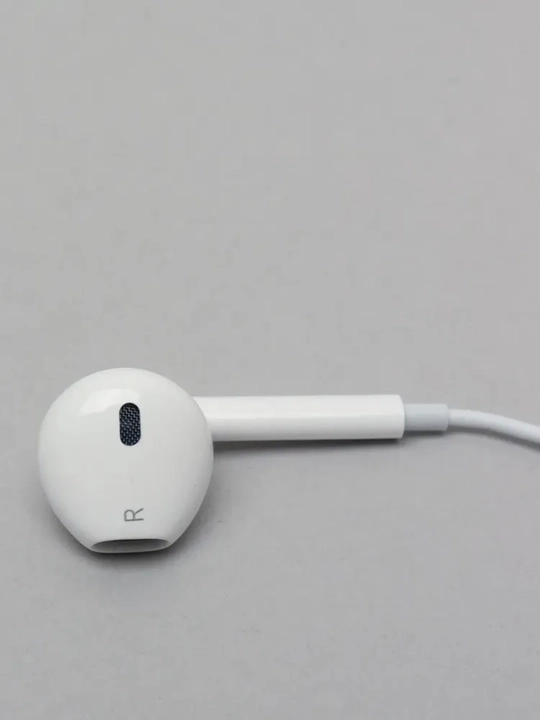 IPhone va Android smartfonlari uchun Lightning va Type-C ulagichli simli quloqchinlar