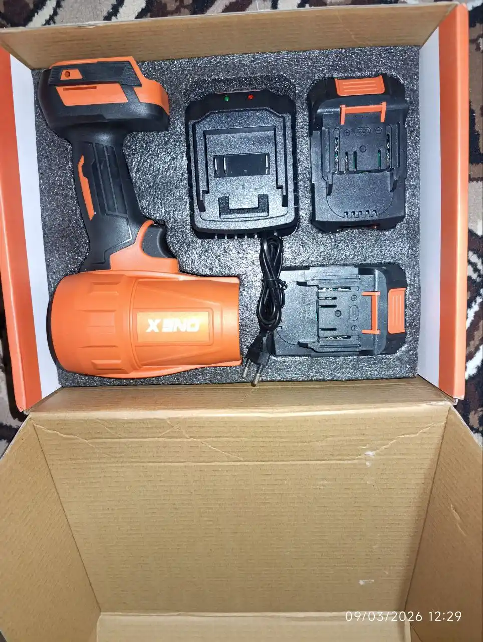 Akkumulyatorli havo puflagich ONEX XBC01 21V 4Ah 52 m/s 2 ta batareya bilan