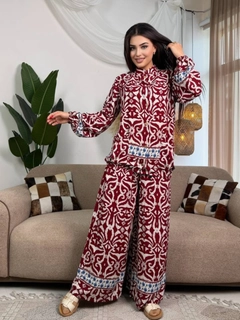 Бордовый