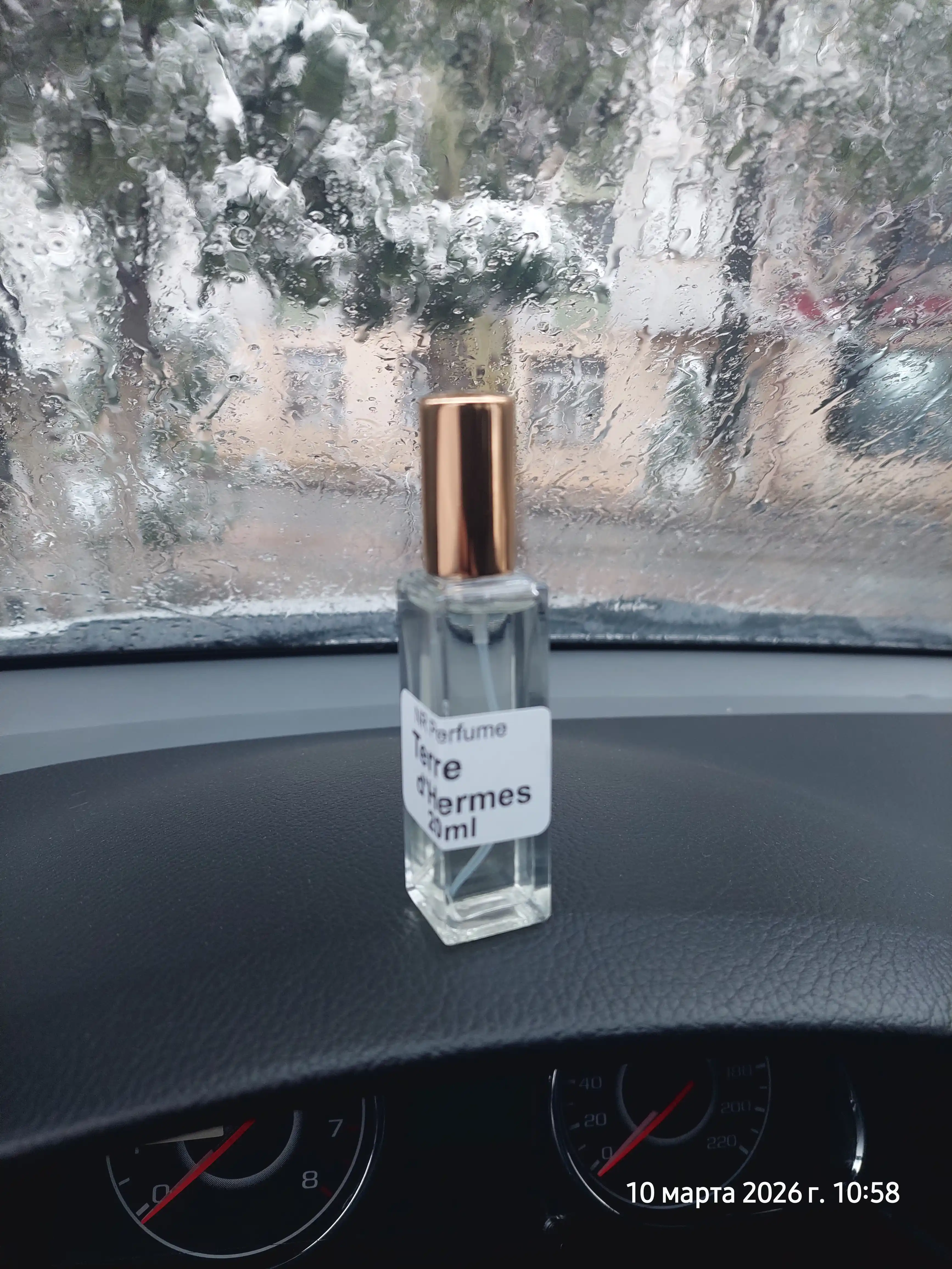 Atir Terre d'Hermes Parfum Hermès erkaklar uchun, Fransiya