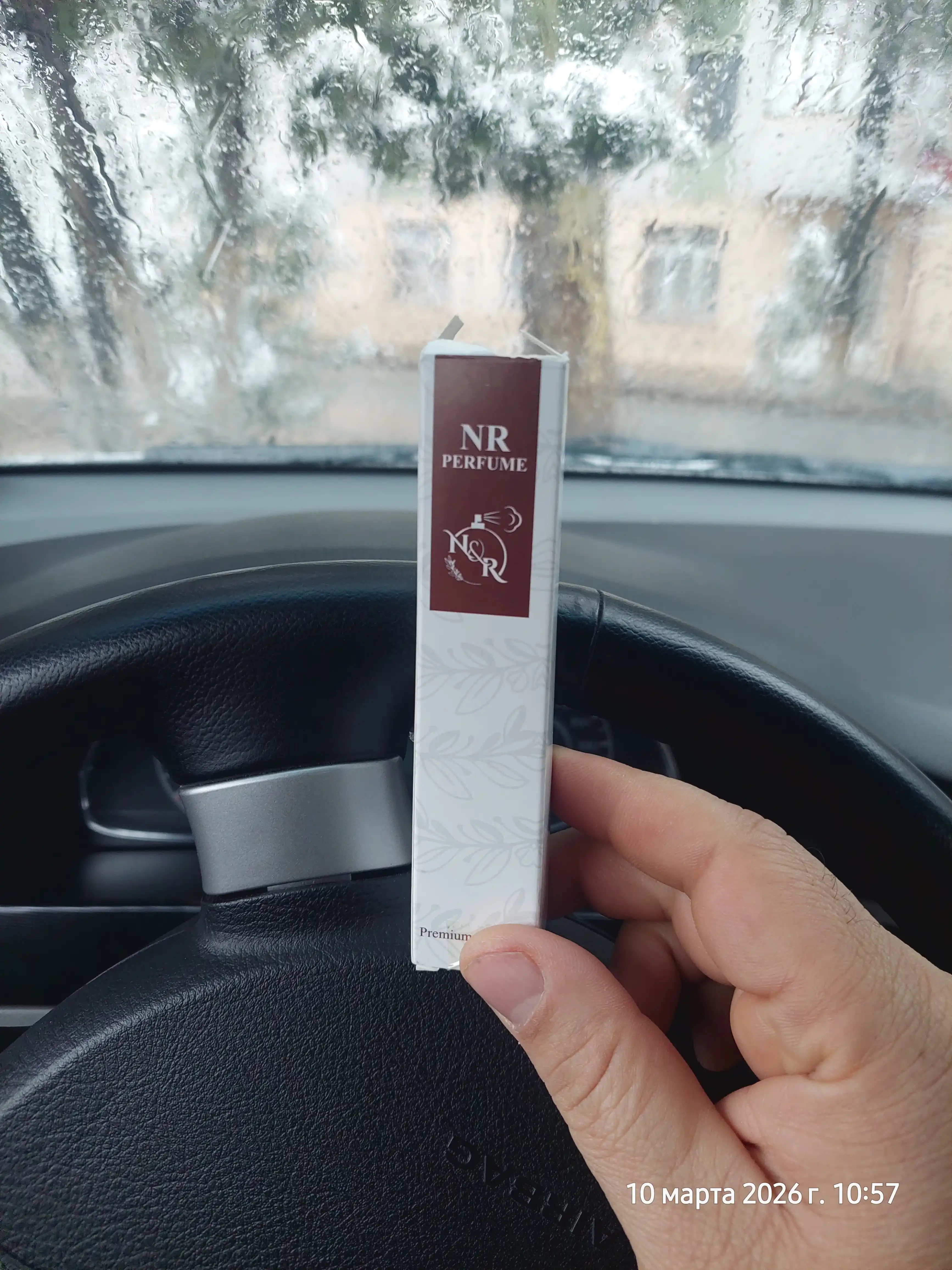 Atir Terre d'Hermes Parfum Hermès erkaklar uchun, Fransiya