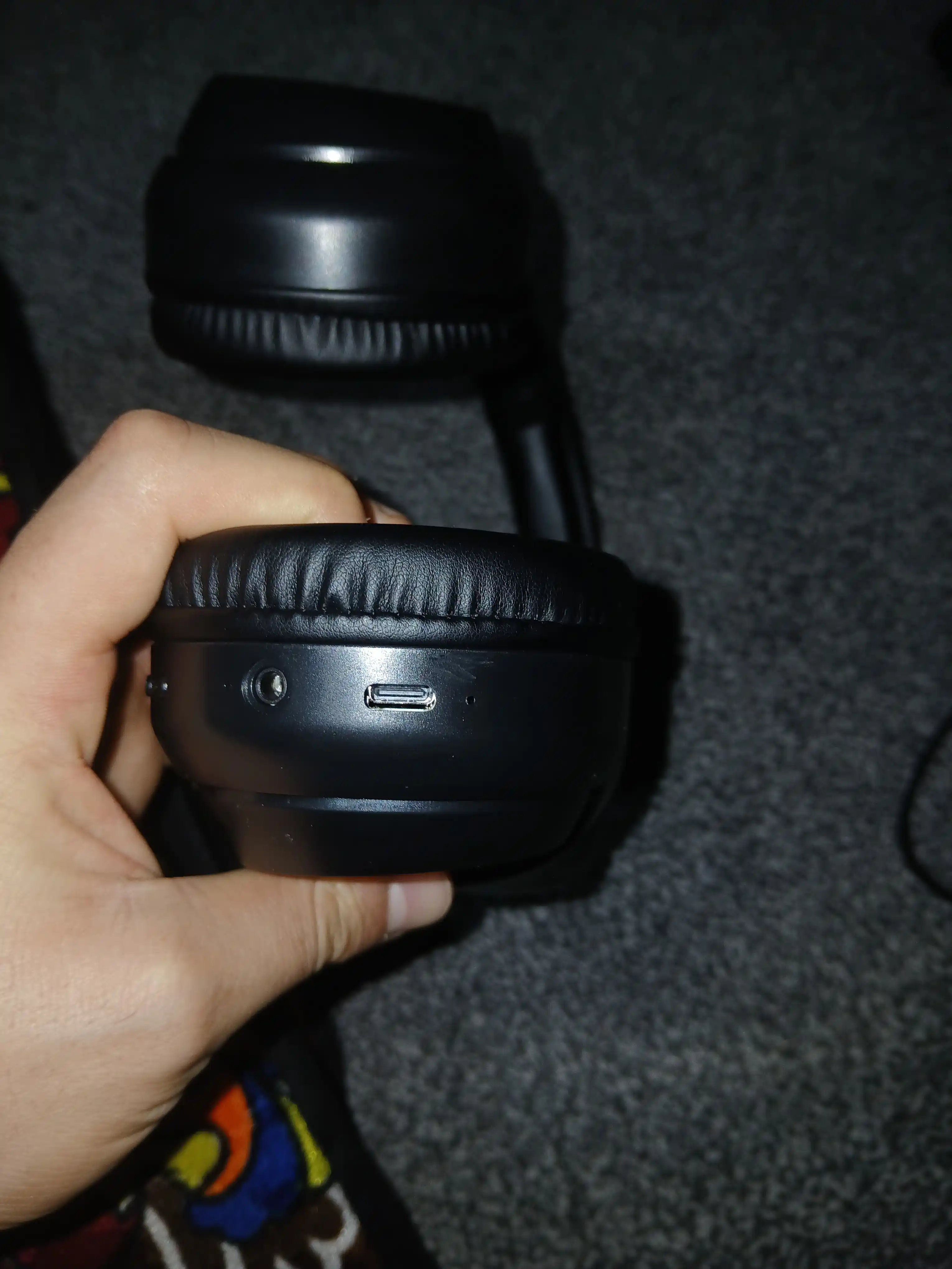 Quloqchin, katta,to‘liq o‘lchamli Bluetooth naushniklar mikrofon, SD-pleer va radio bilan
