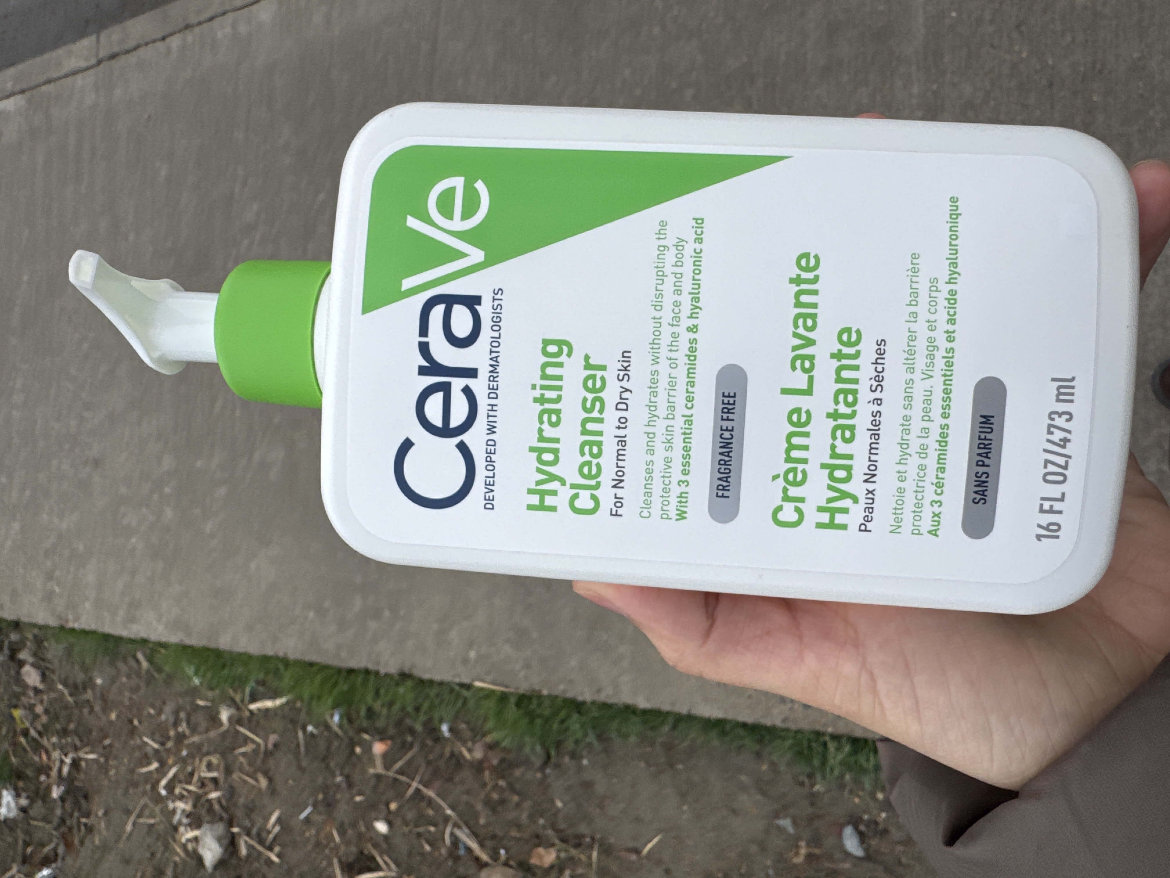 CeraVe Normal va quruq yuz va badan terisi uchun namlantiruvchi tozalovchi krem-gel, 473 g
