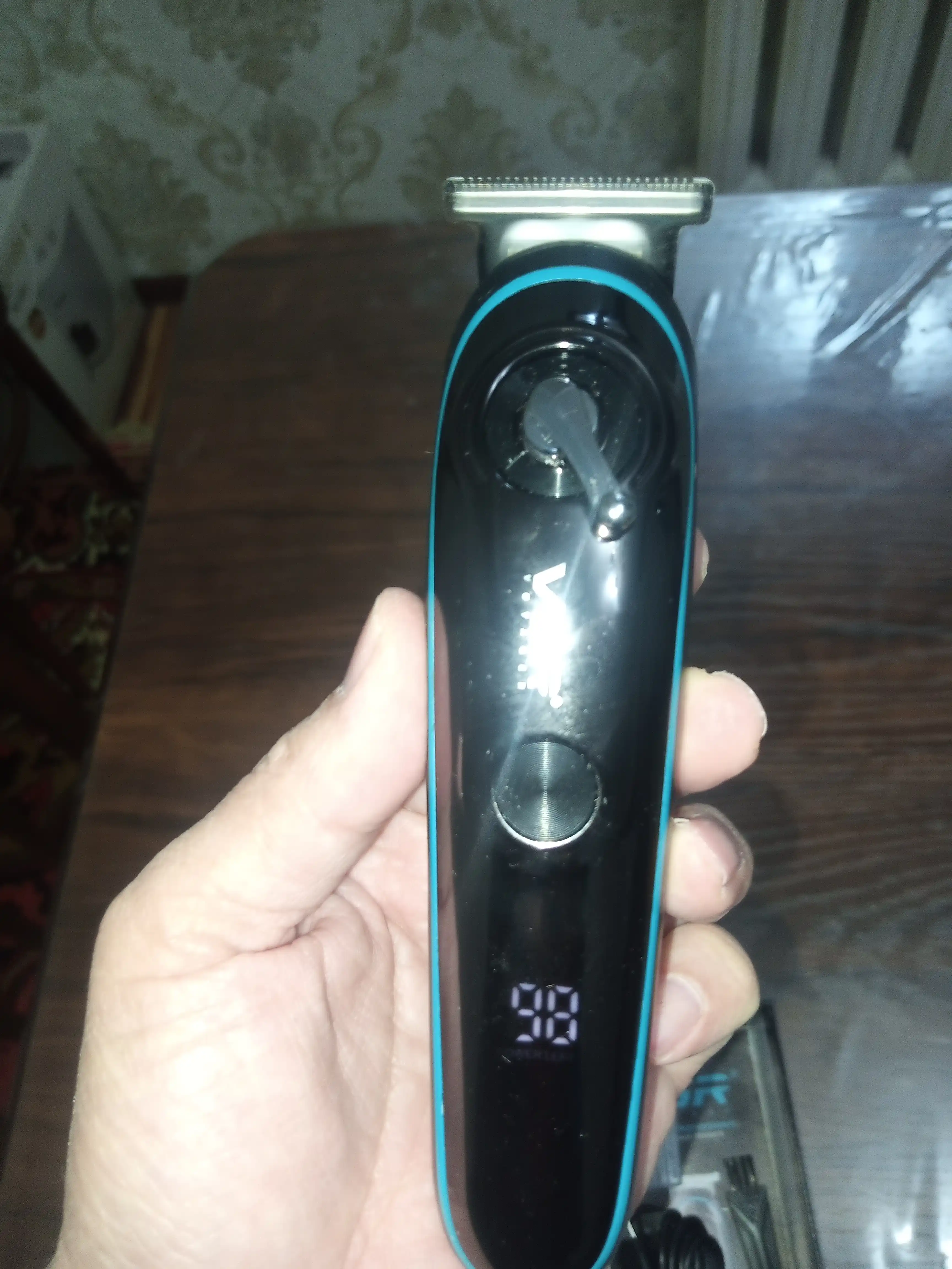 Soqol, mo‘ylov va soch uchun simsiz VGR V-055, 071, 075, 999, 933 trimmer