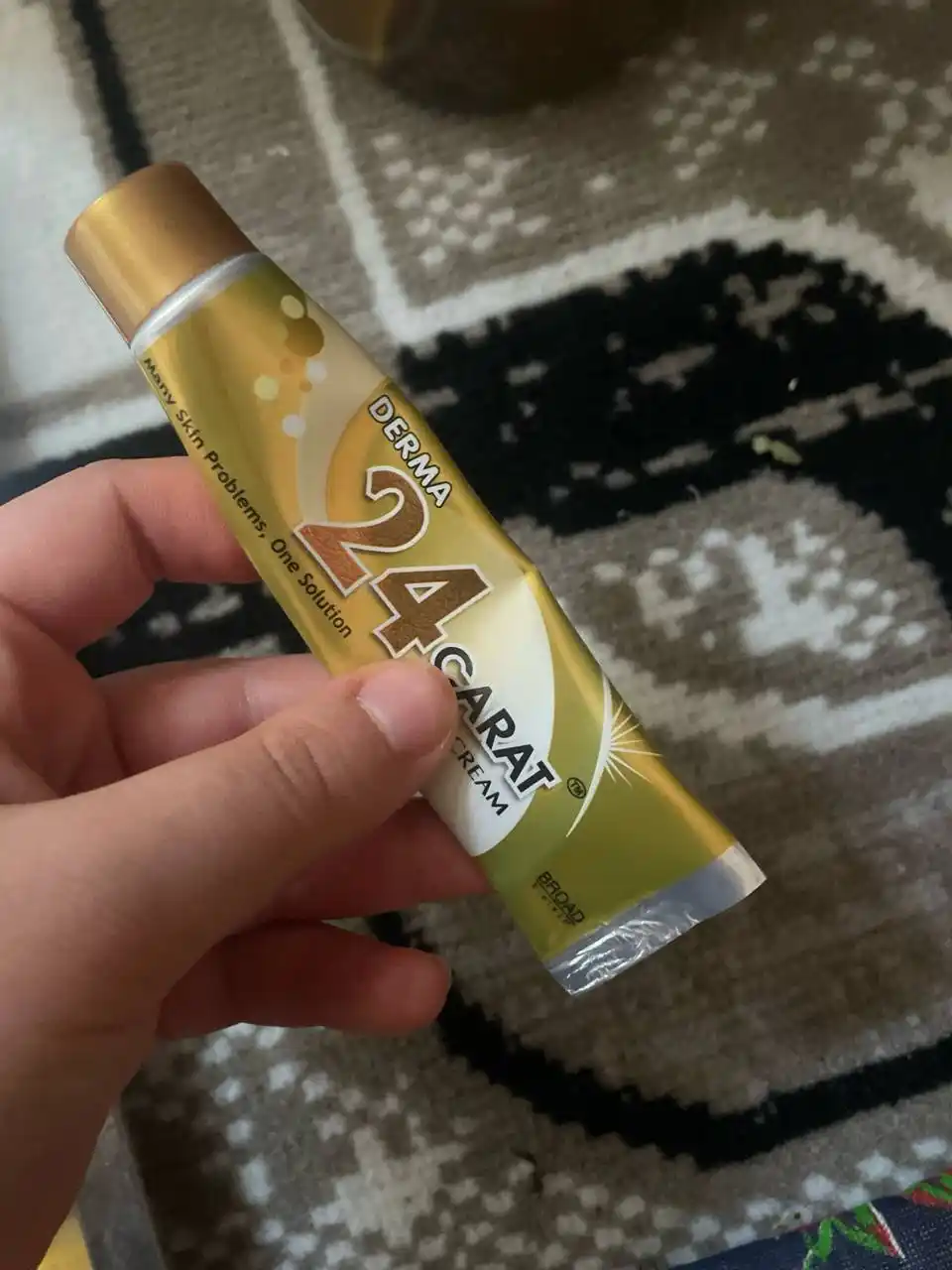 Универсальный крем для лица и тела Derma 24 Carat Skin Cream, 24 г