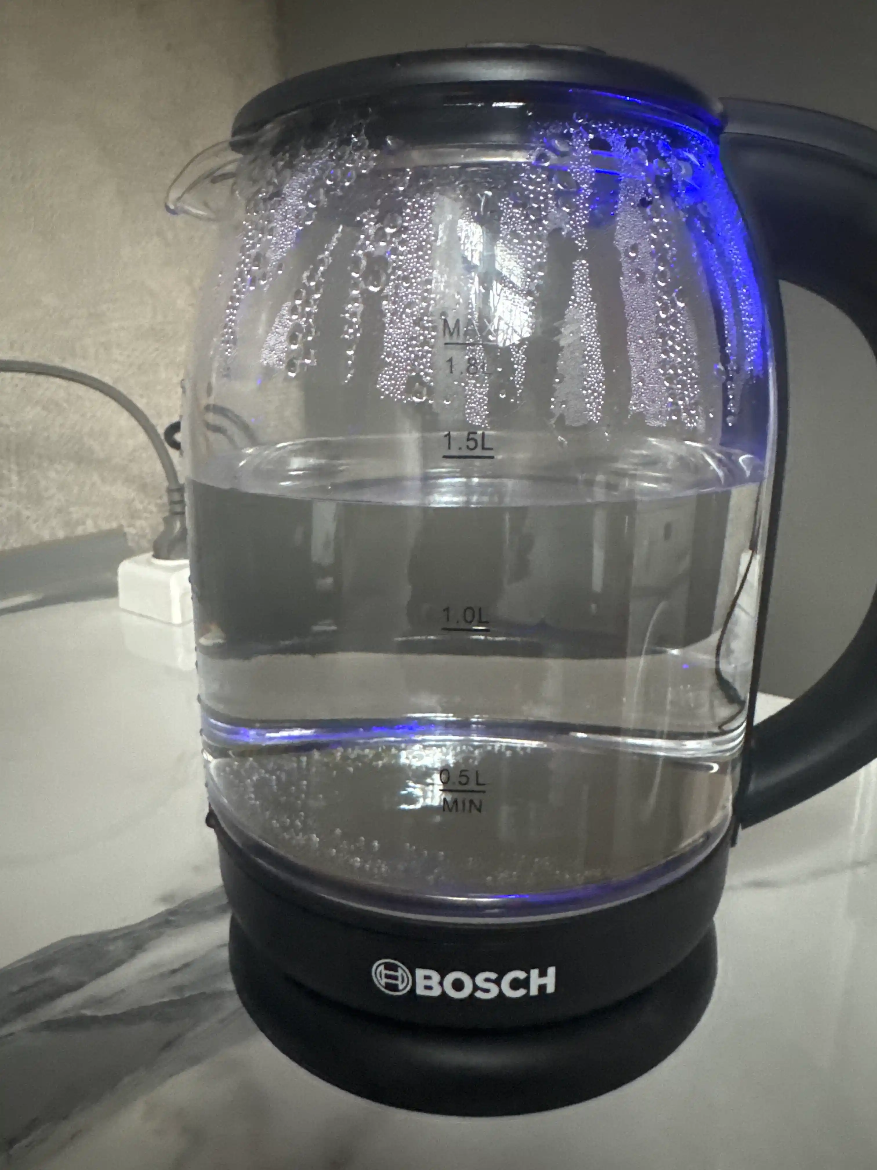 BOSCH Elektr choynak 2L — LED yoritgichli, 2000W quvvatli,tez qaynatuvchi, Germaniya sifat