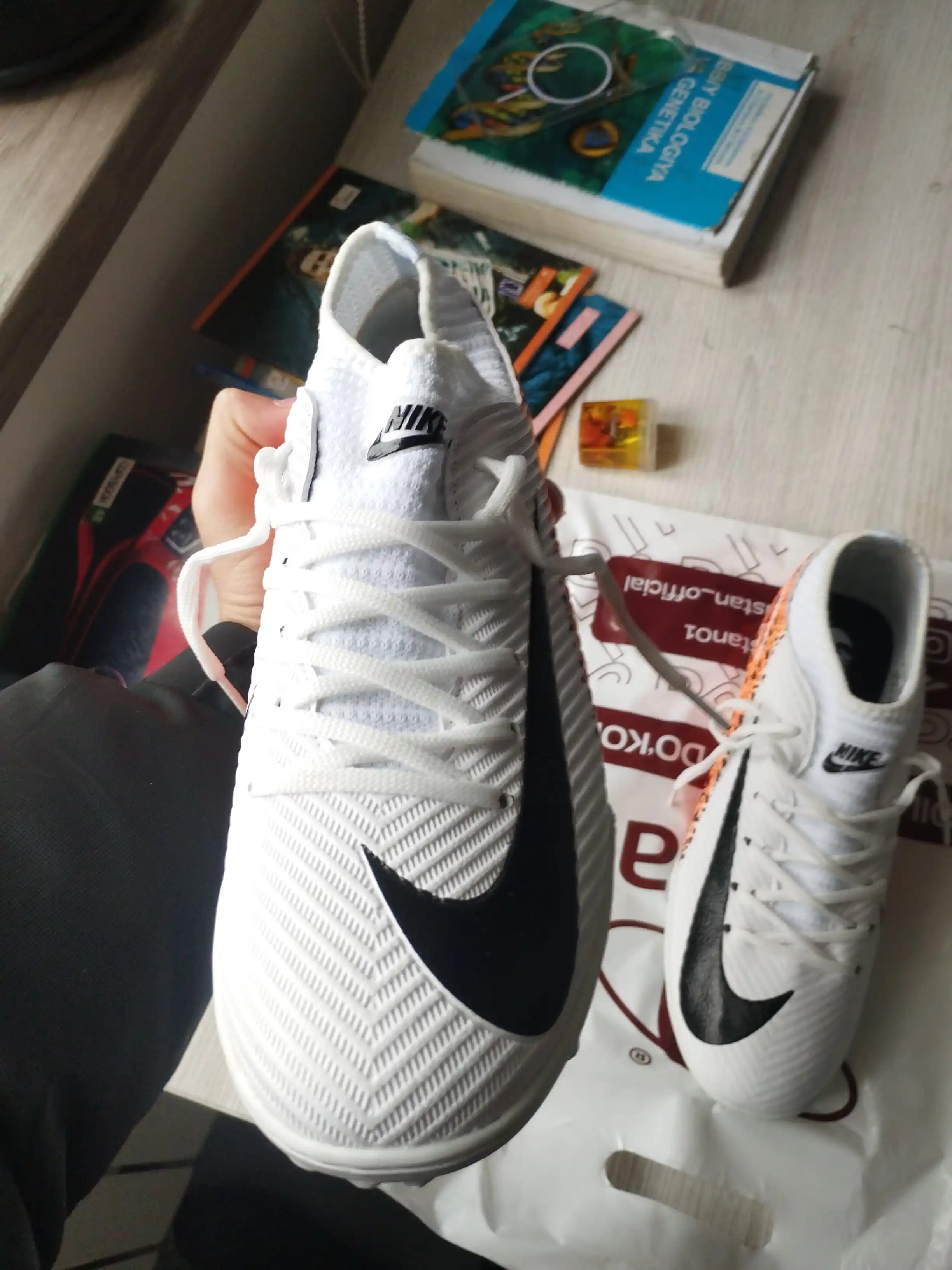 Professional butsi va sorokonojkalar F50, PREDATOR, AIR ZOOM
