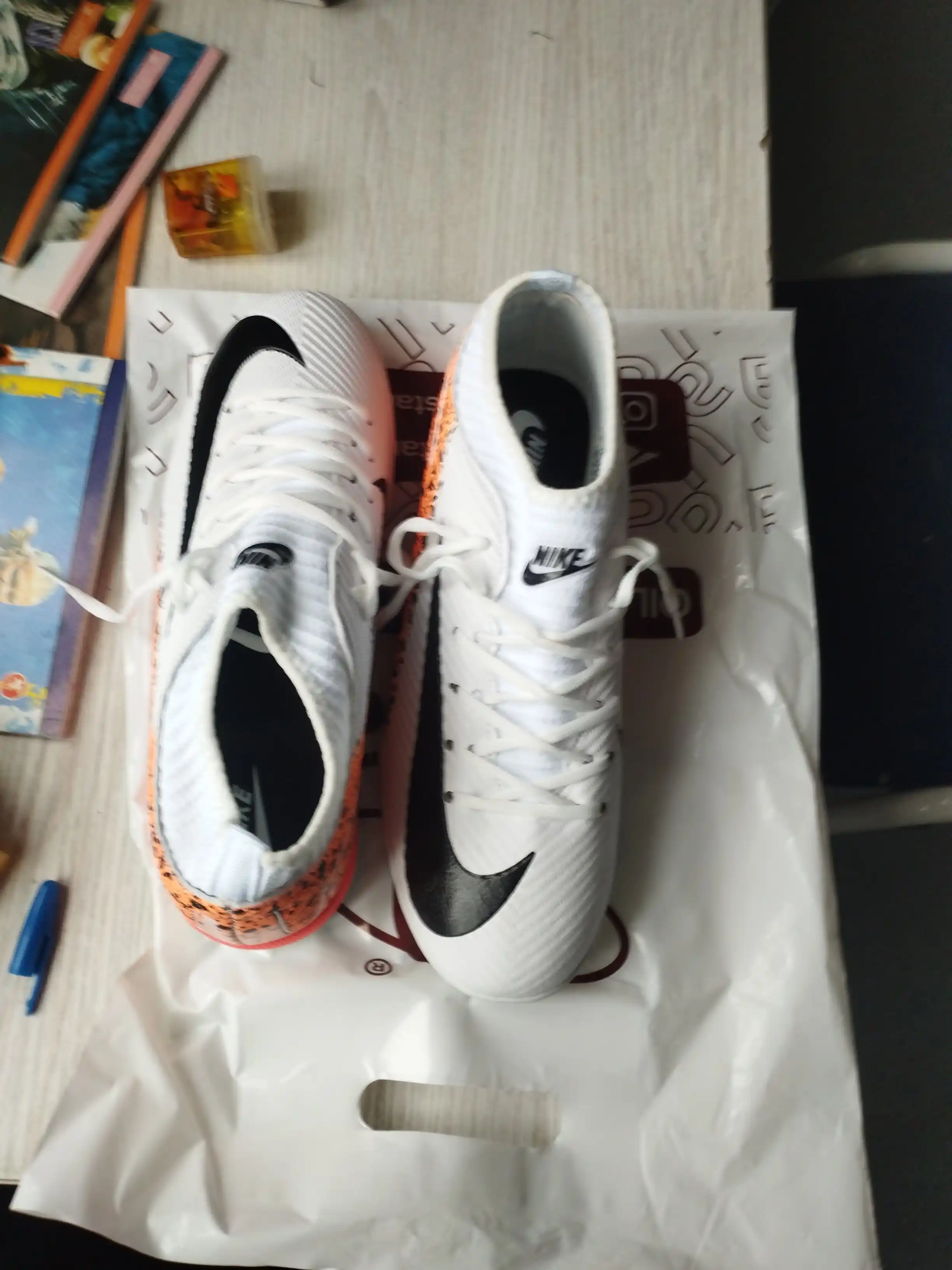 Professional butsi va sorokonojkalar F50, PREDATOR, AIR ZOOM