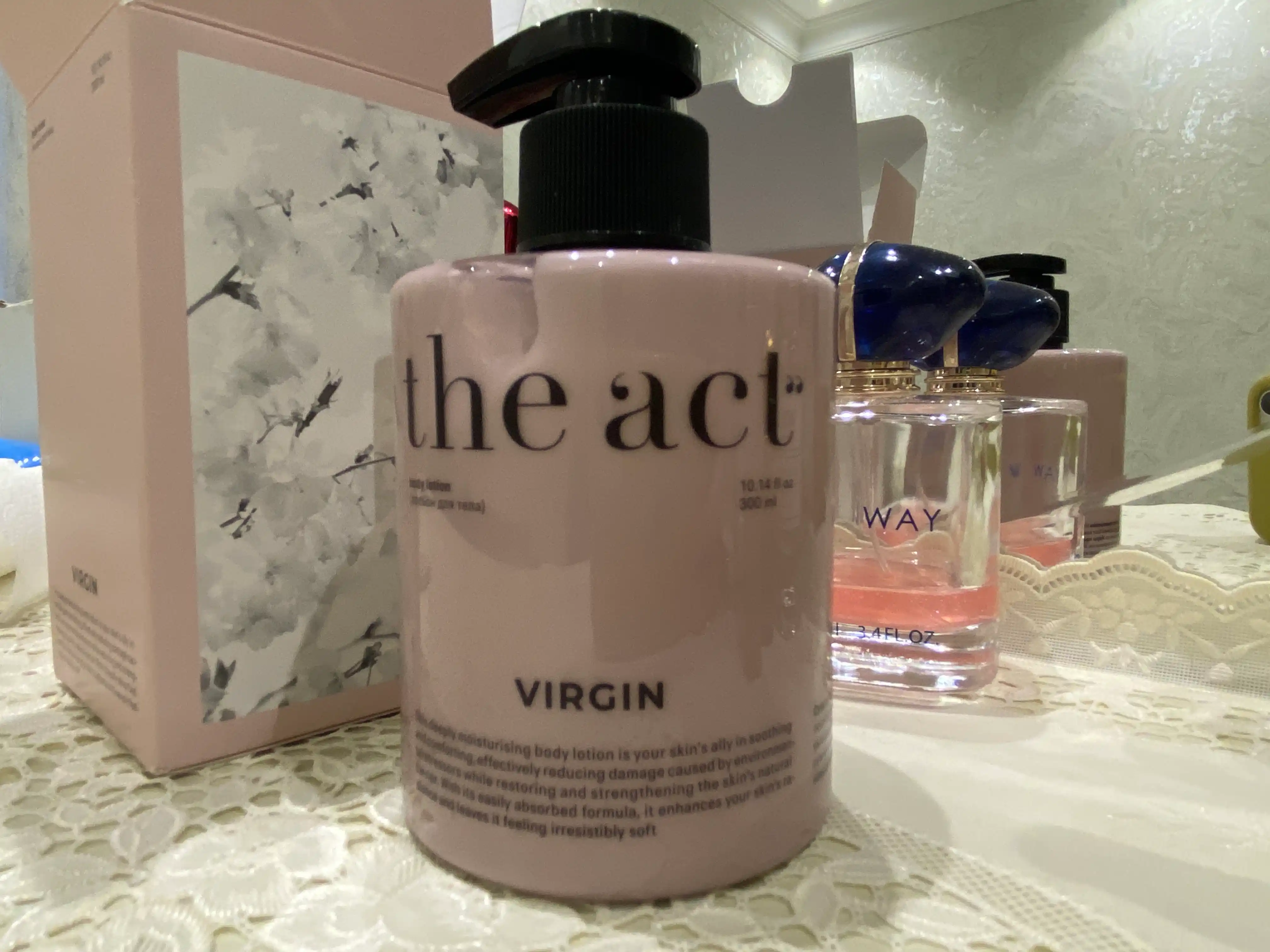 The Act Молочко для тела увлажняющее с пантенолом, парфюмированное питательное молочко