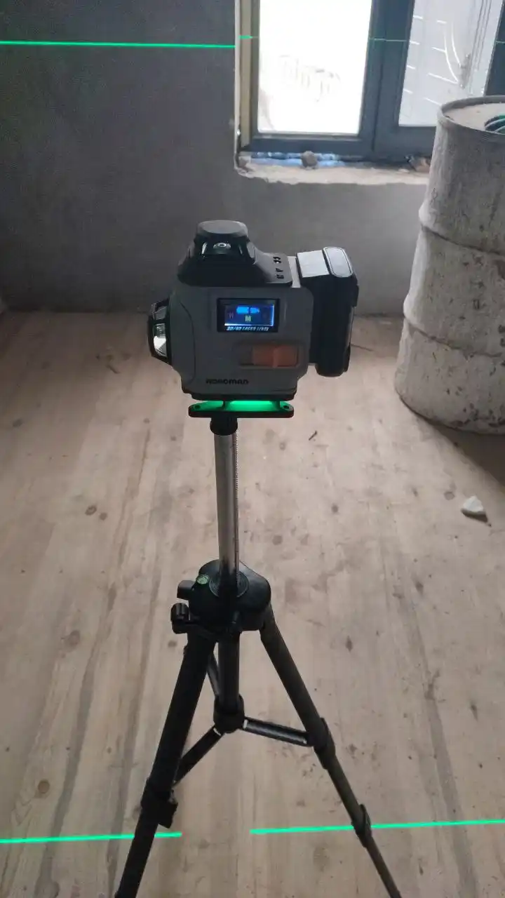 Лазерный уровень, 360 градус со штативом 4D