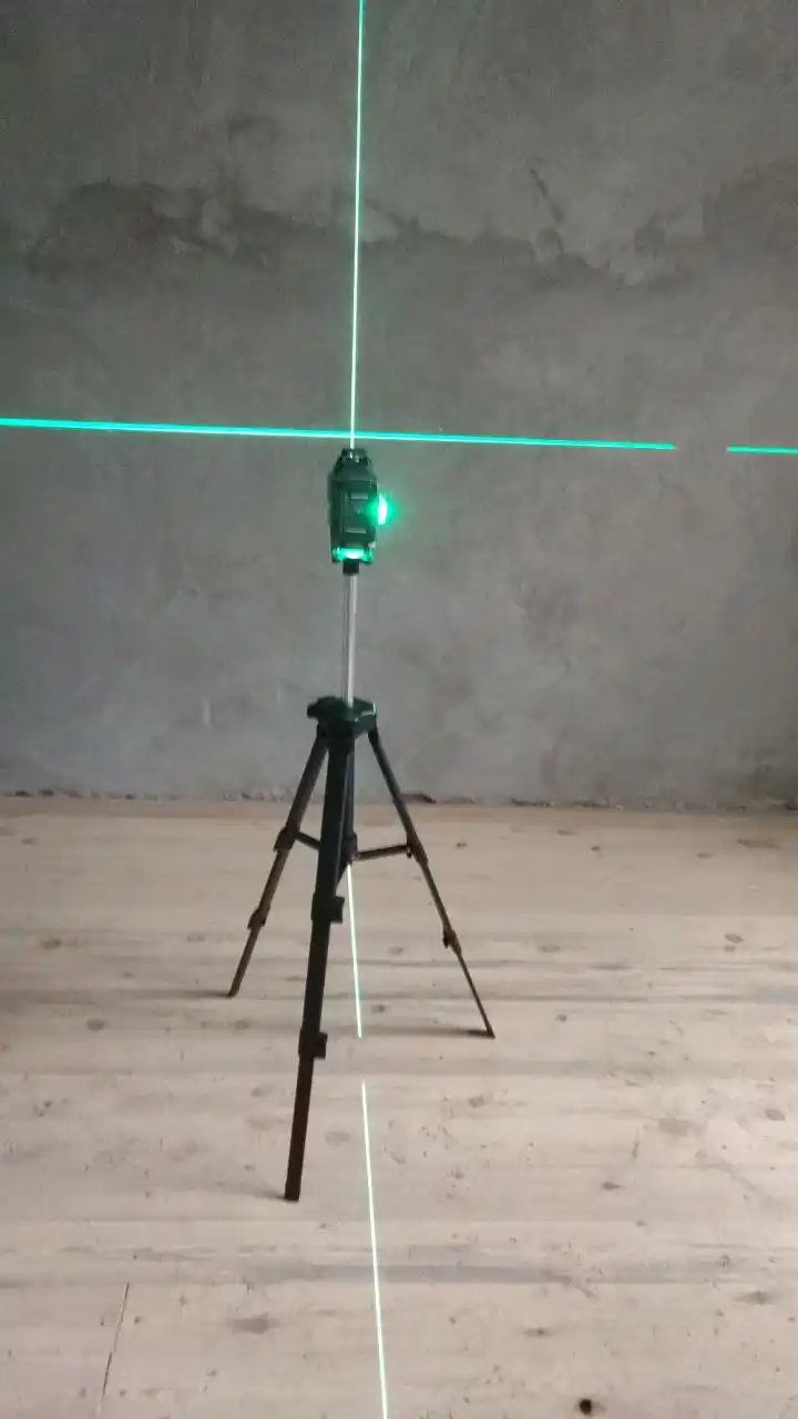 Лазерный уровень, 360 градус со штативом 4D