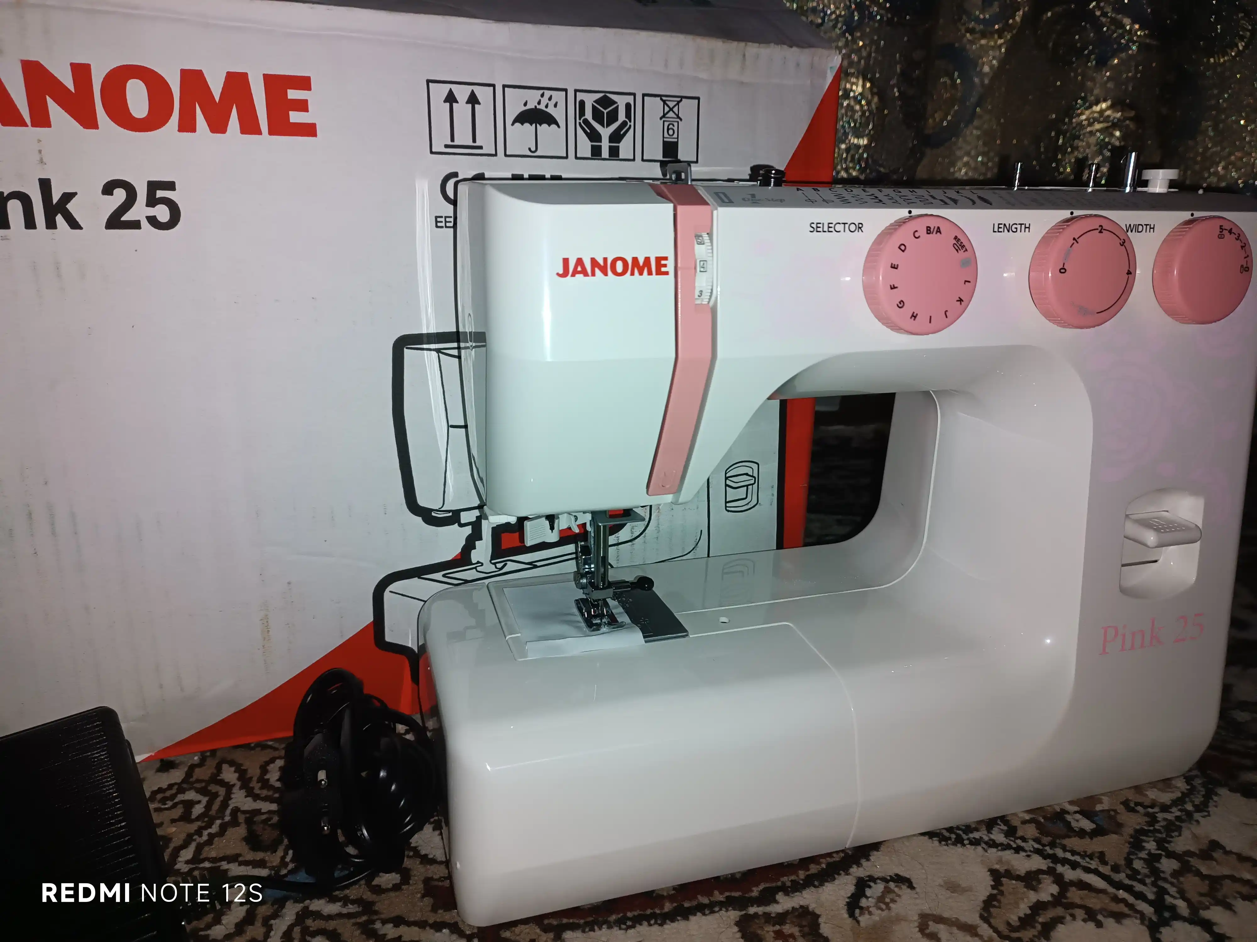 Швейная машина Janome Pink 25