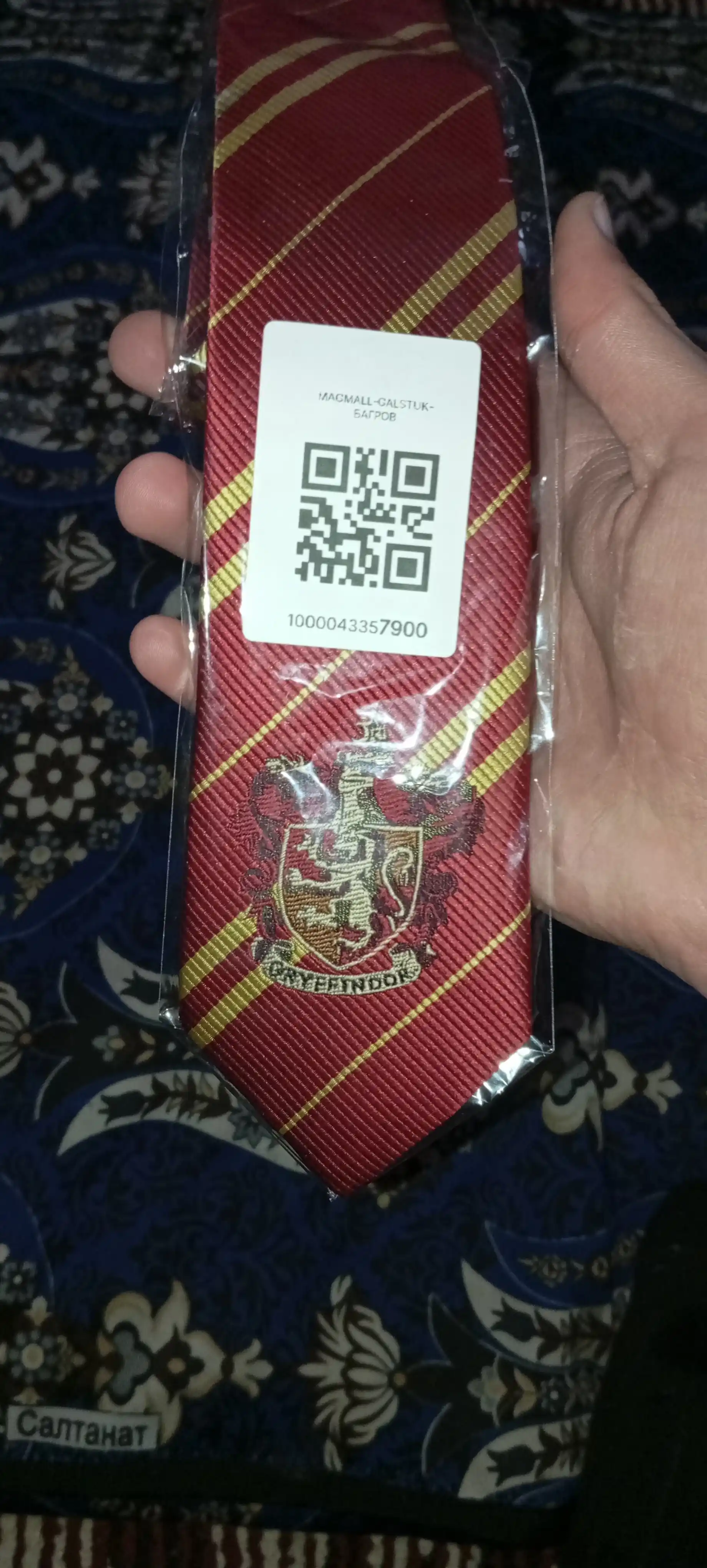 Garry Potter Hogwarts bo'yinbog'i Gryffindor, Slytherin, Ravenclaw, Hufflepuff, logo bilan