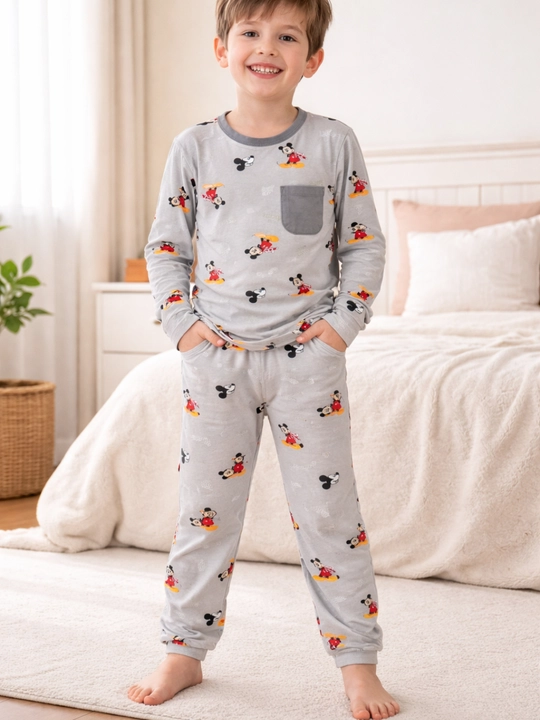 Stitch va Mickey rasimli bolalar pijamasi. Yumshoq, qulay va uyqu uchun juda mos