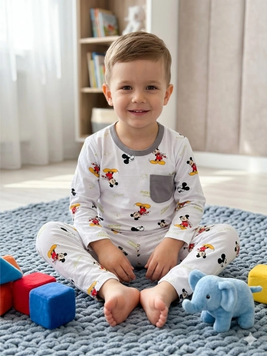 Stitch va Mickey rasimli bolalar pijamasi. Yumshoq, qulay va uyqu uchun juda mos