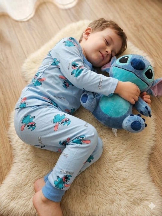 Stitch va Mickey rasimli bolalar pijamasi. Yumshoq, qulay va uyqu uchun juda mos