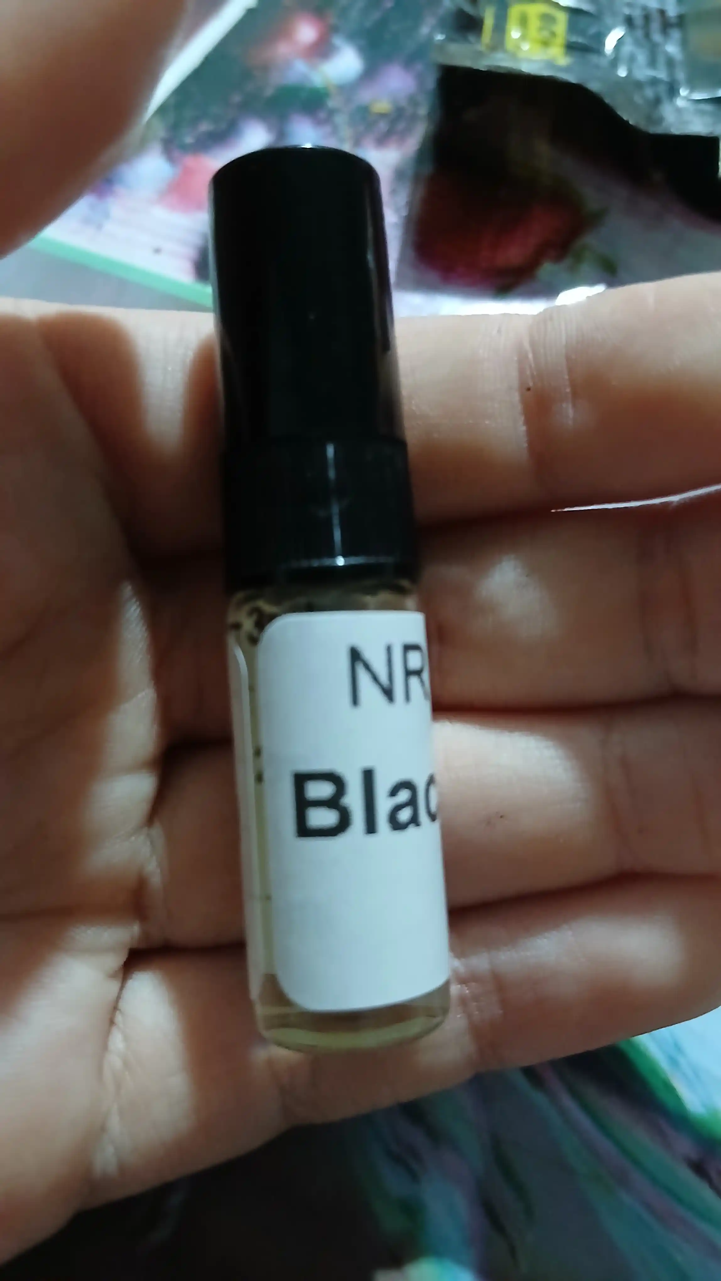 Atir Black Opium Yves Saint Laurent ayollar uchun, Fransiya