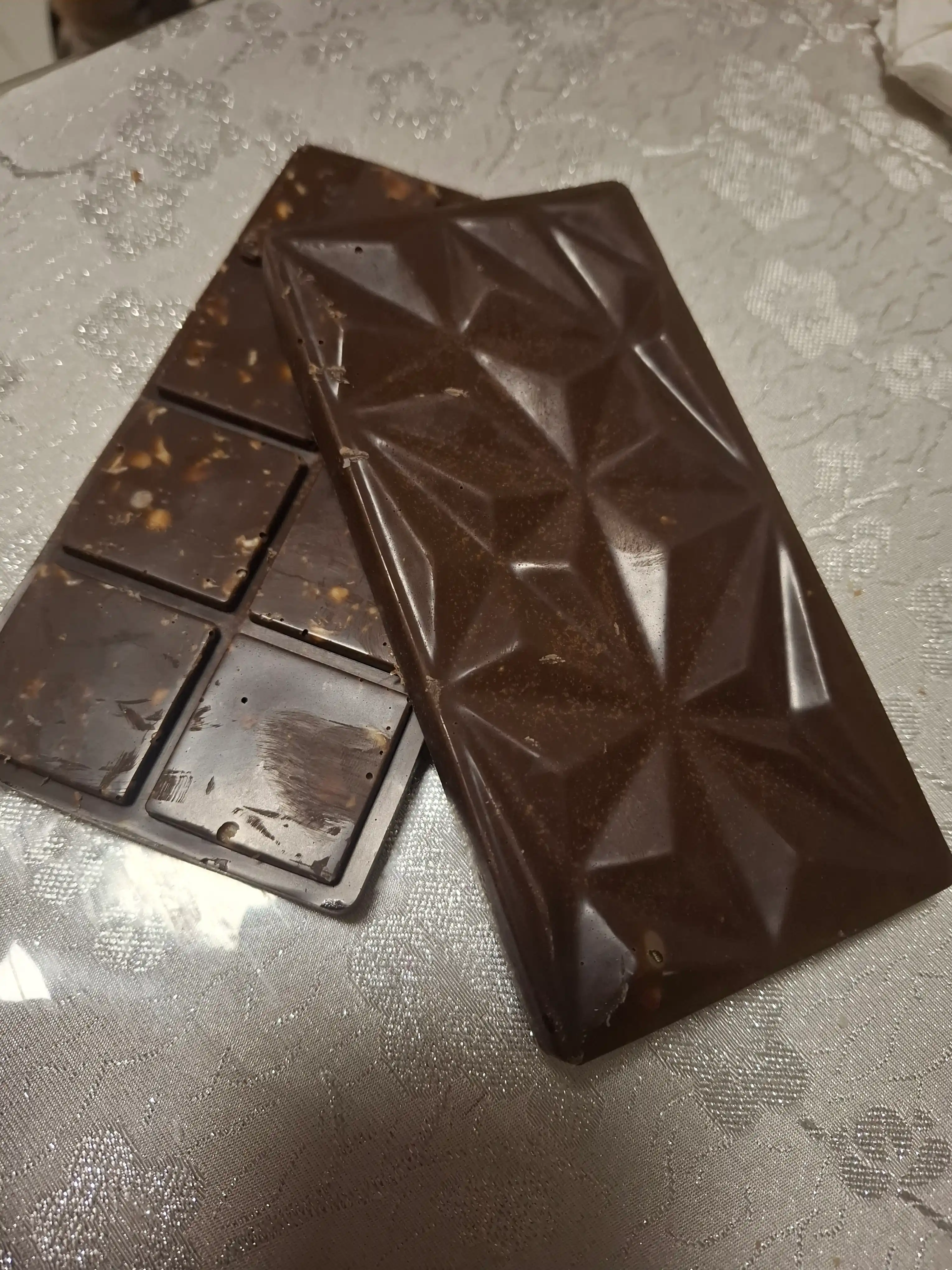 Shokolad va konfetlar, pishiriqlar, marmelad va desertlar, muz uchun silikon qoliplar